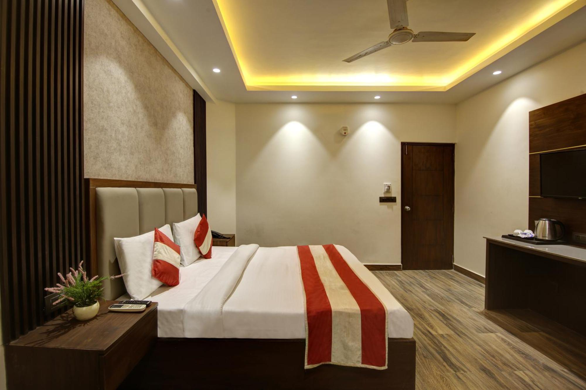 Hotel Kashish Plaza - 5 Mins From Metro Station 3*