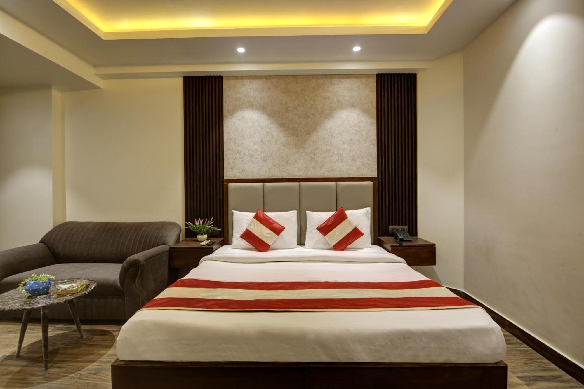 Kashish Plaza - 5 Mins From Metro Station Hotel 3*