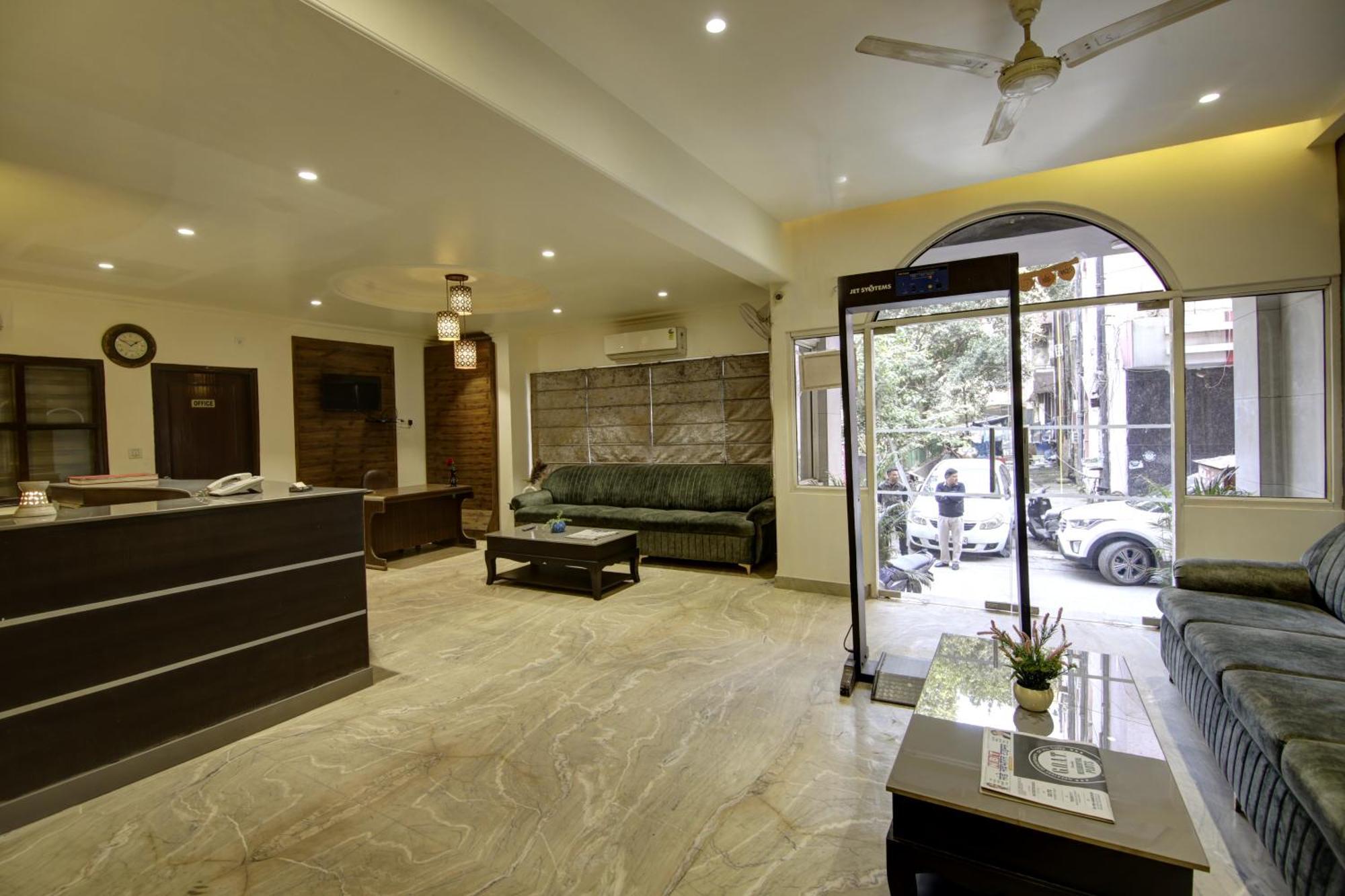 Kashish Plaza - 5 Mins From Metro Station Hotel 3*