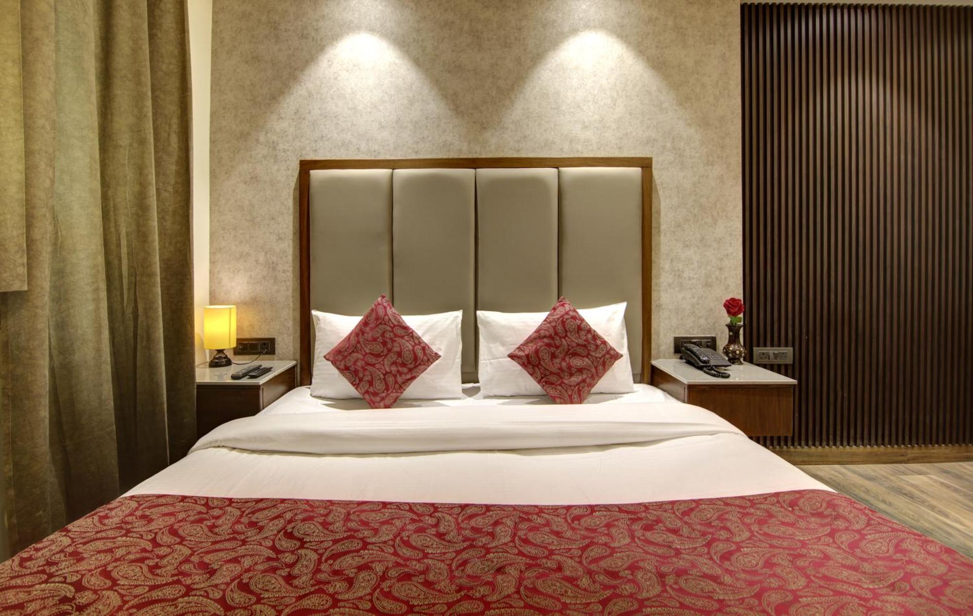 Kashish Plaza - 5 Mins From Metro Station Delhi (National Capital Territory of India)