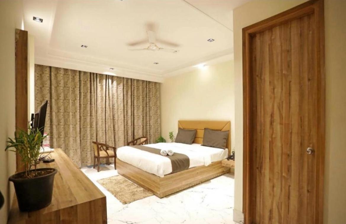 Airport Plaza Near Delhi Airport Aerocity