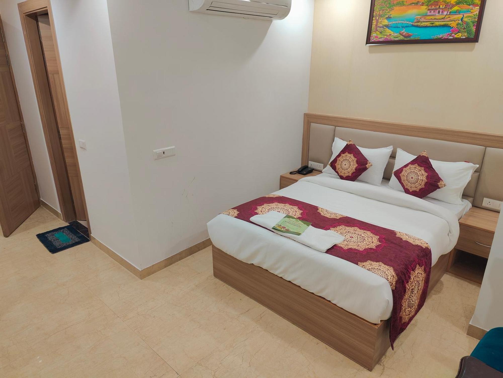 Decent Suites Inn- Mahipalpur, Delhi Airport, Aerocity