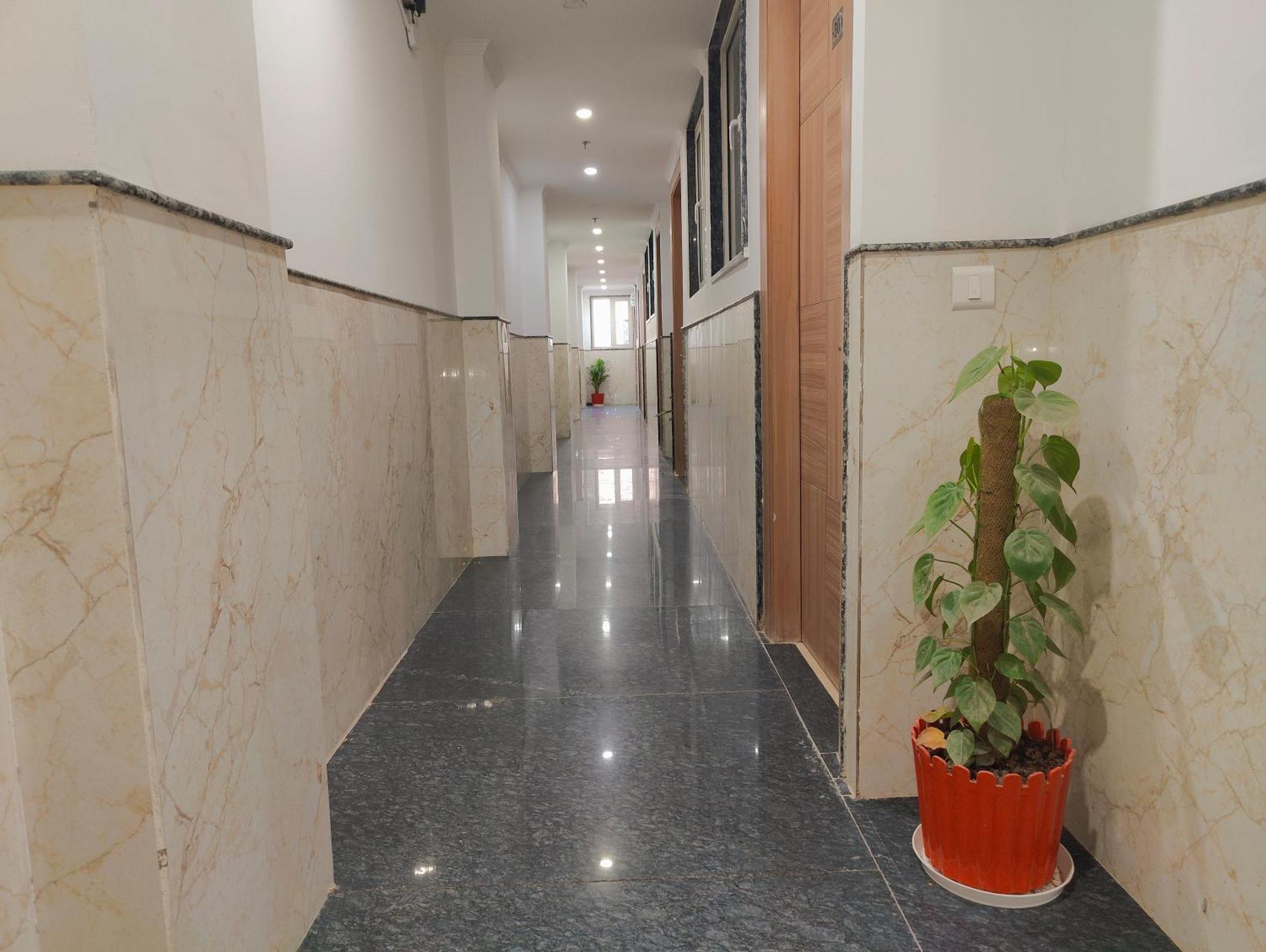 Decent Suites Inn- Mahipalpur, Delhi Airport, Aerocity 4* Nova Deli