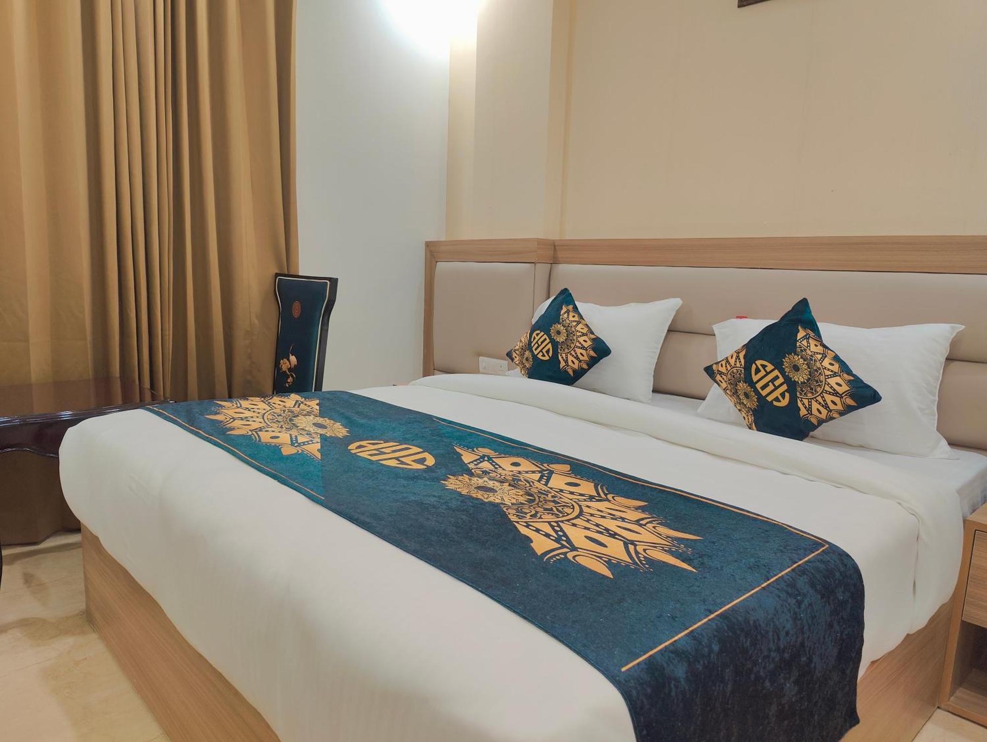 Decent Suites Inn- Mahipalpur, Delhi Airport, Aerocity Acomodação com café da manhã  Nova Deli