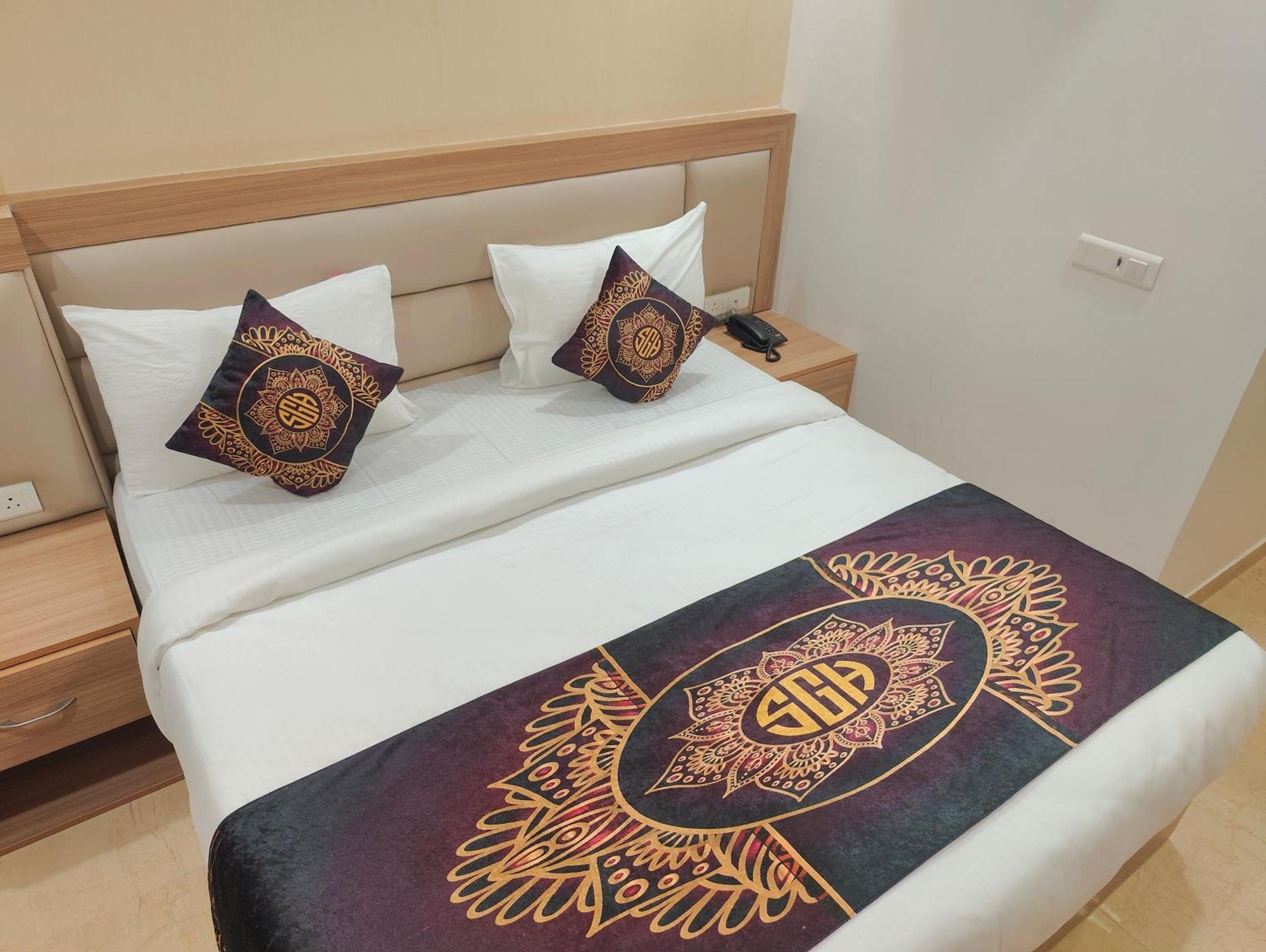 Decent Suites Inn- Mahipalpur, Delhi Airport, Aerocity Acomodação com café da manhã 