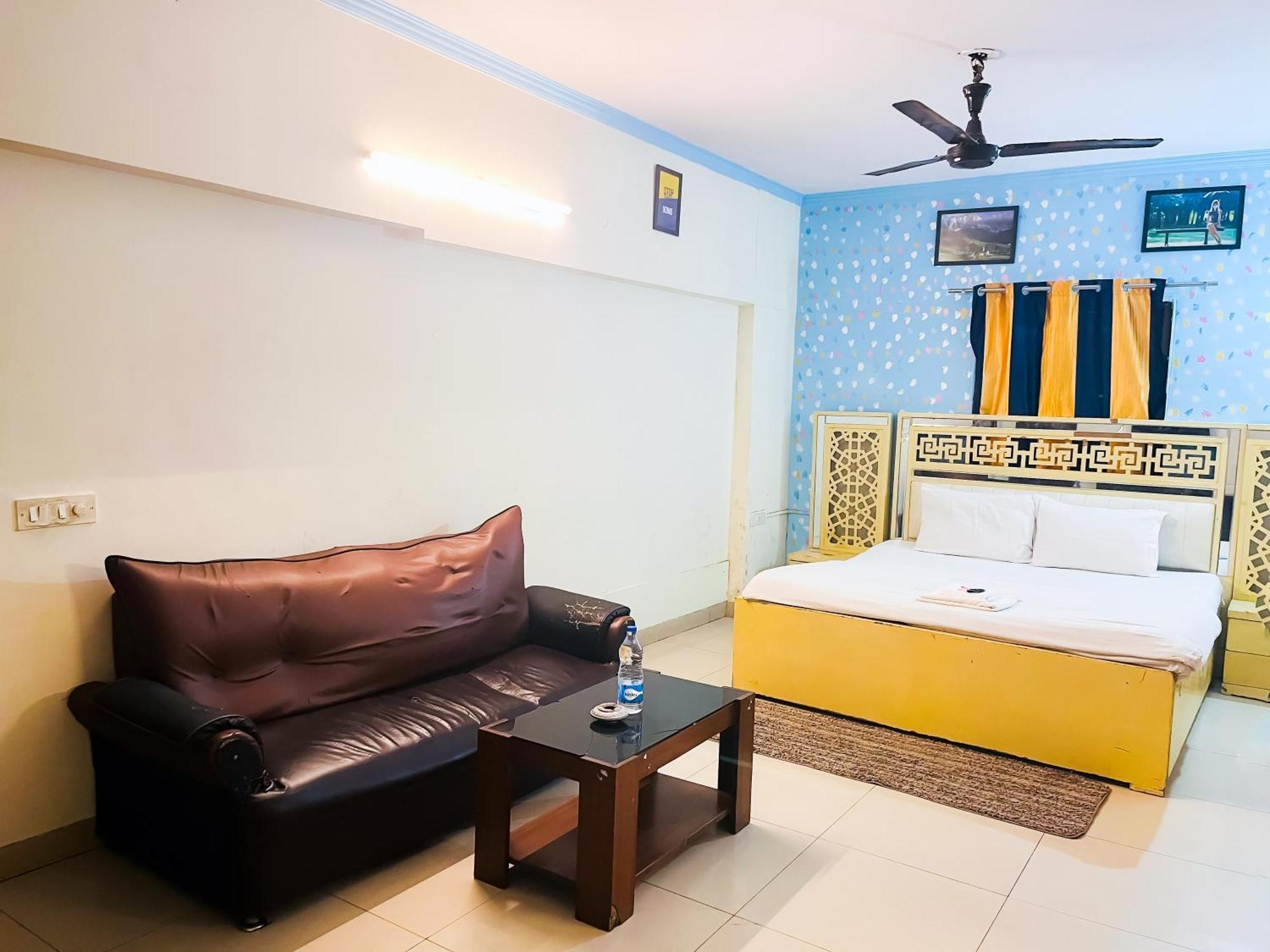 Red House - South Ex Near Aims * New Delhi