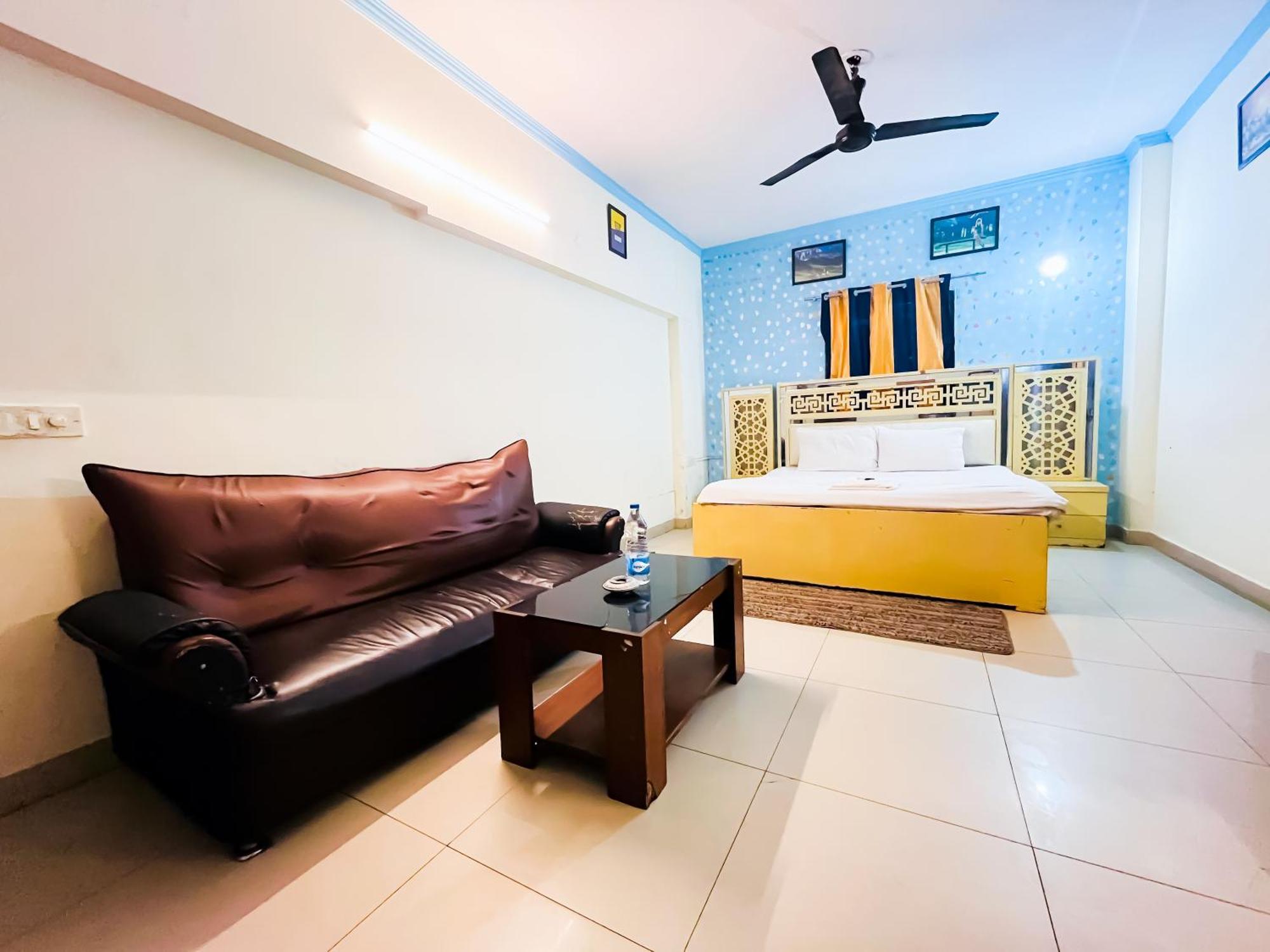 Red House - South Ex Near Aims * New Delhi