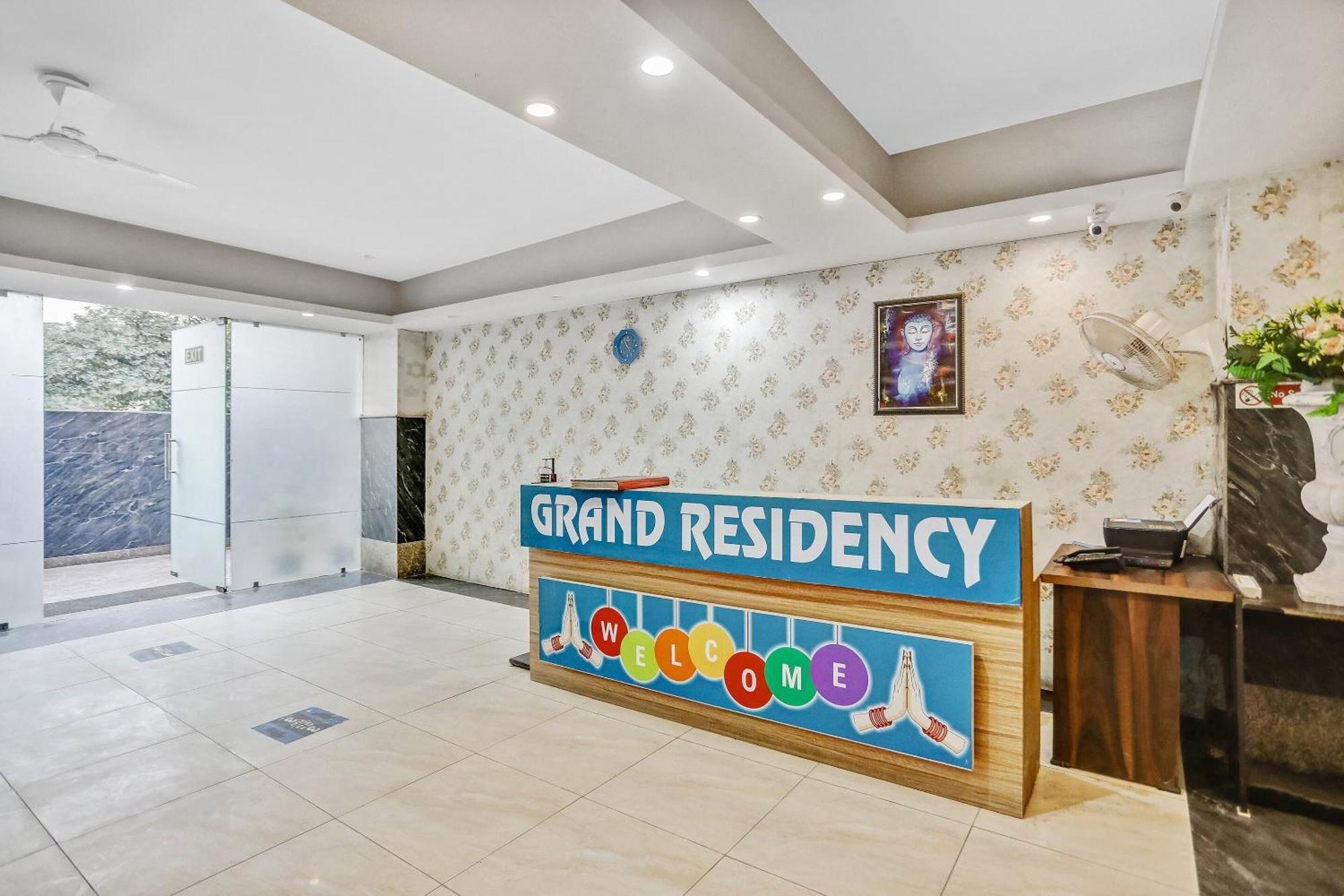 Townhouse 22956 Grand Residency