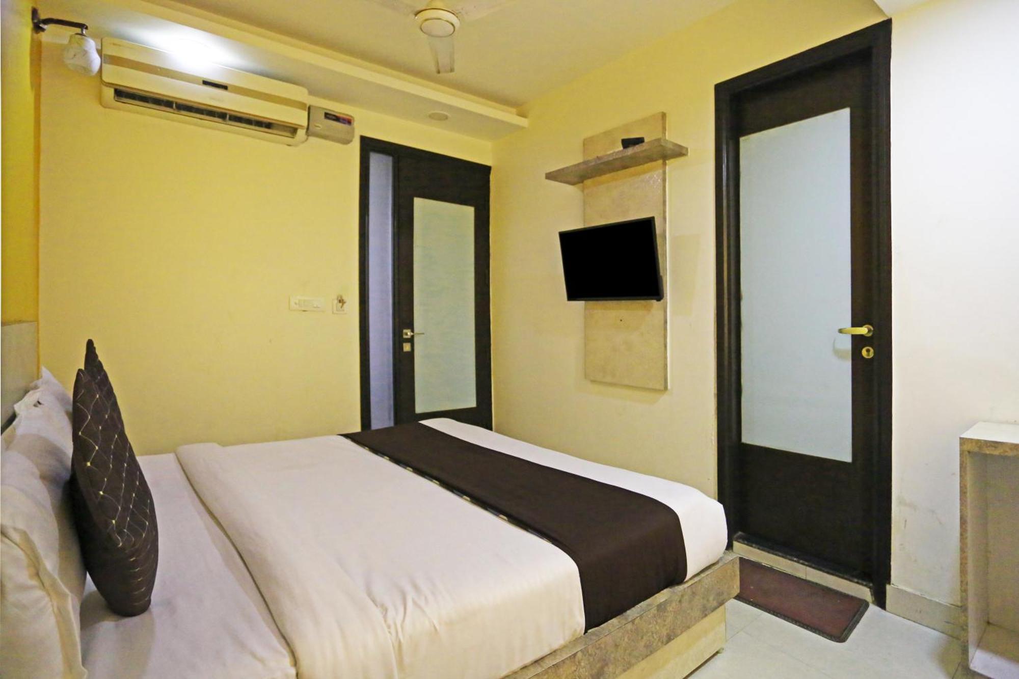 Hotel Star - Delhi Airport, Mahipalpur, Aerocity 3*
