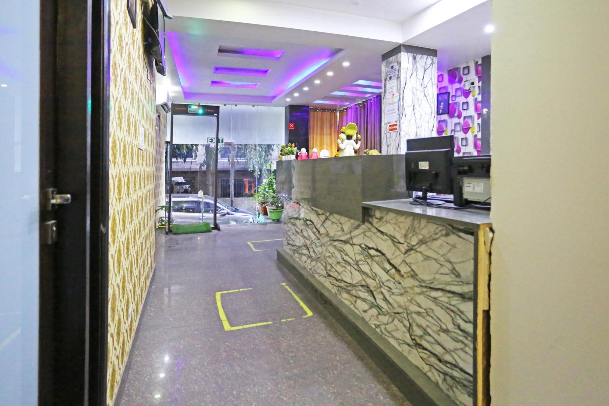 Hotel Star - Delhi Airport, Mahipalpur, Aerocity 3*