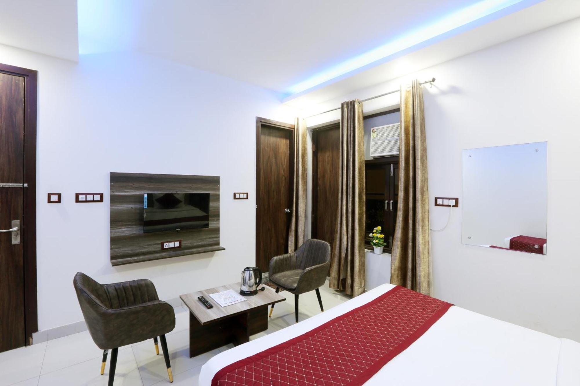 Oaks Plaza Delhi Airport New Delhi
