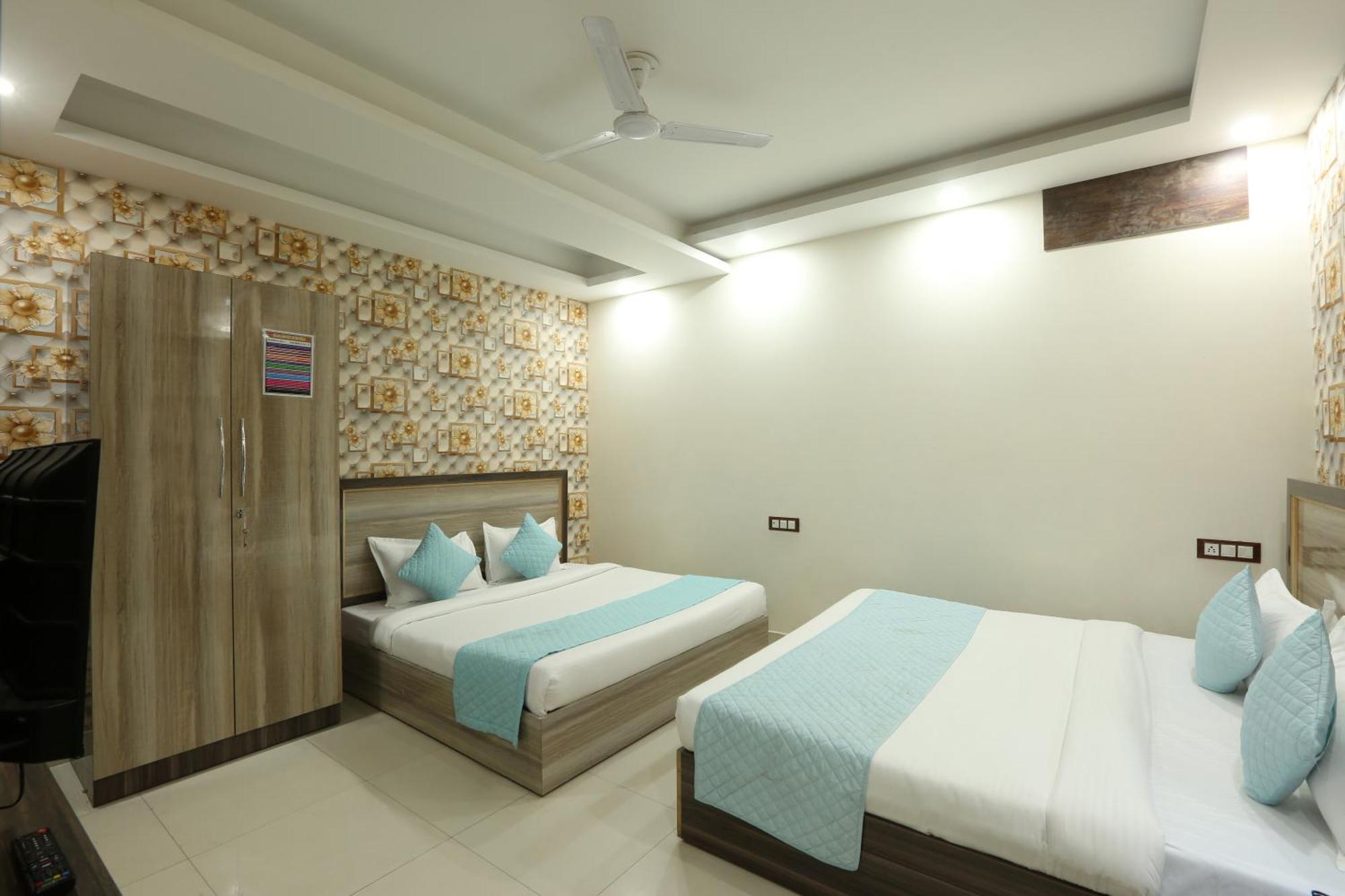 Oaks Plaza Delhi Airport Bed & Breakfast *