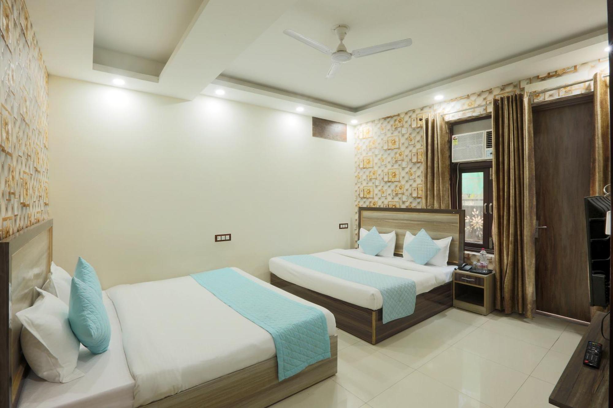Oaks Plaza Delhi Airport