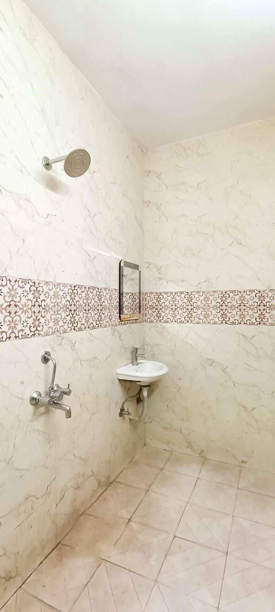Tom International - Near Nizamuddin Railway Station Hotel New Delhi