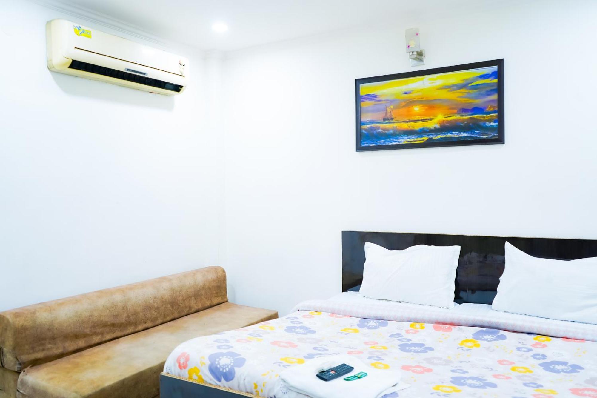 Hotel Tom International - Near Nizamuddin Railway Station 4*