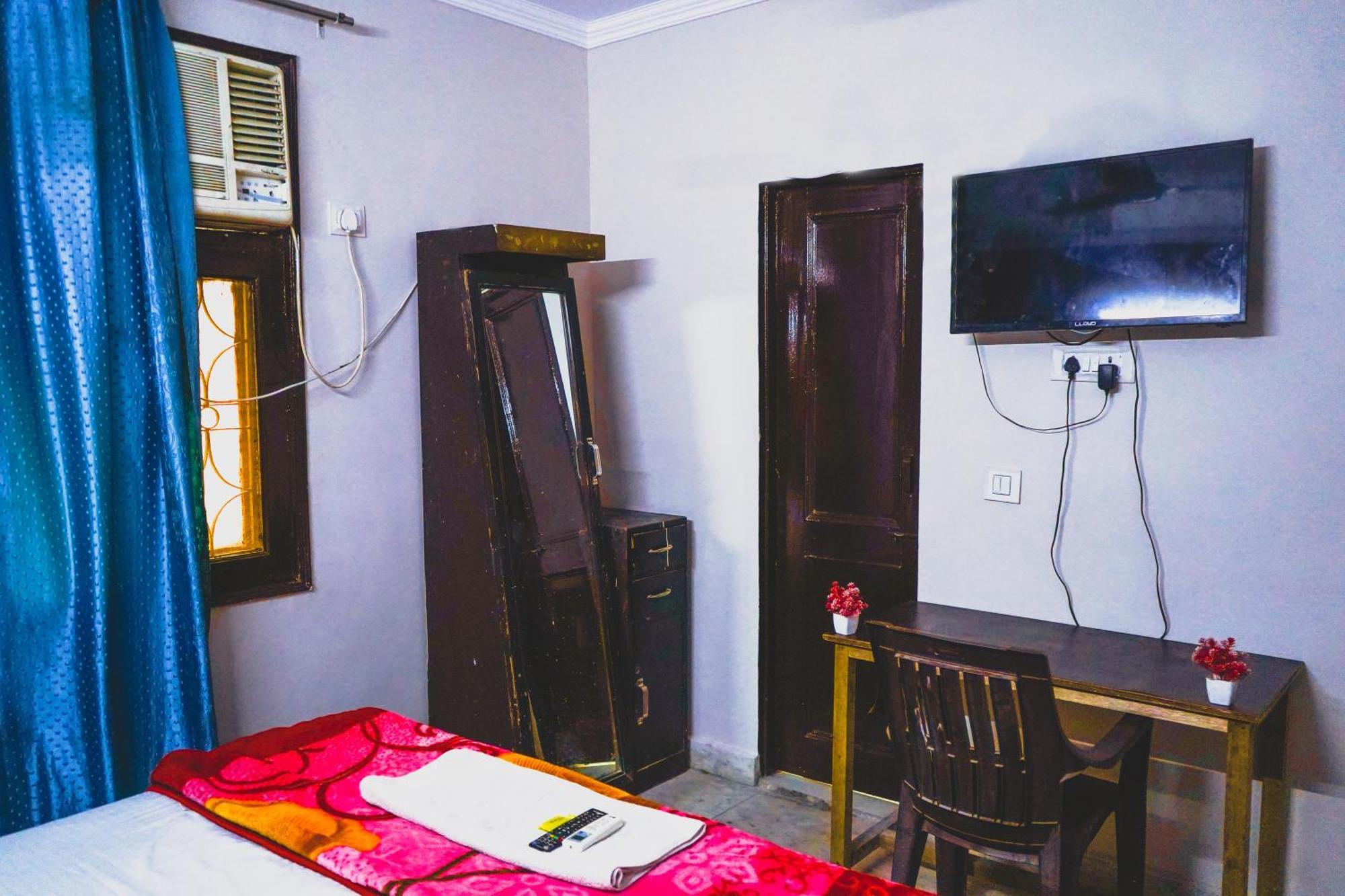 Nagar Hotel 3*