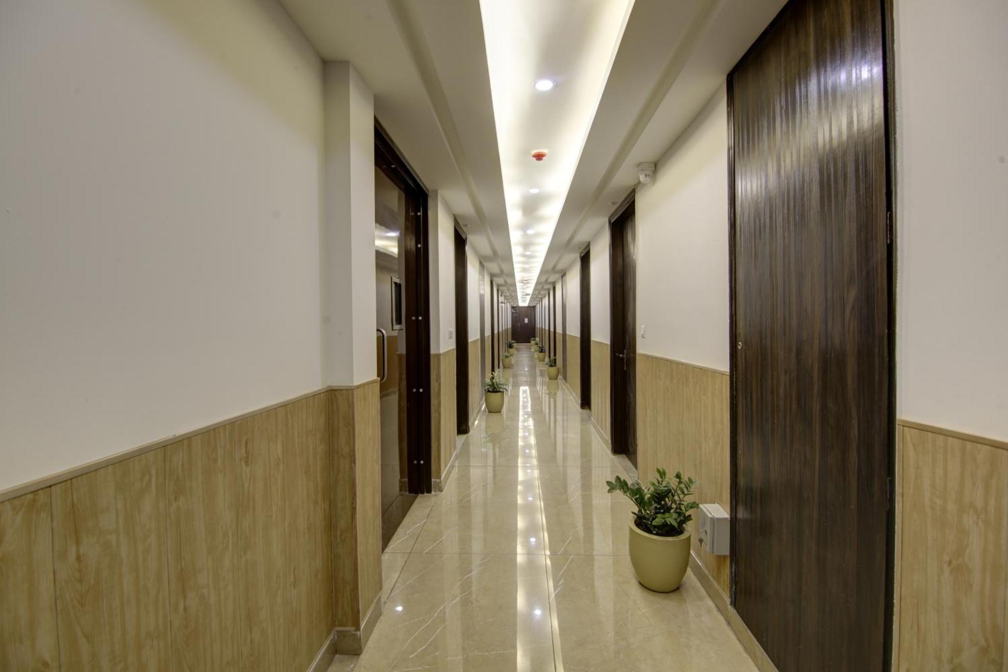 Park Tree - Igi Airport A Unit Of Prithvi Palace 4* New Delhi