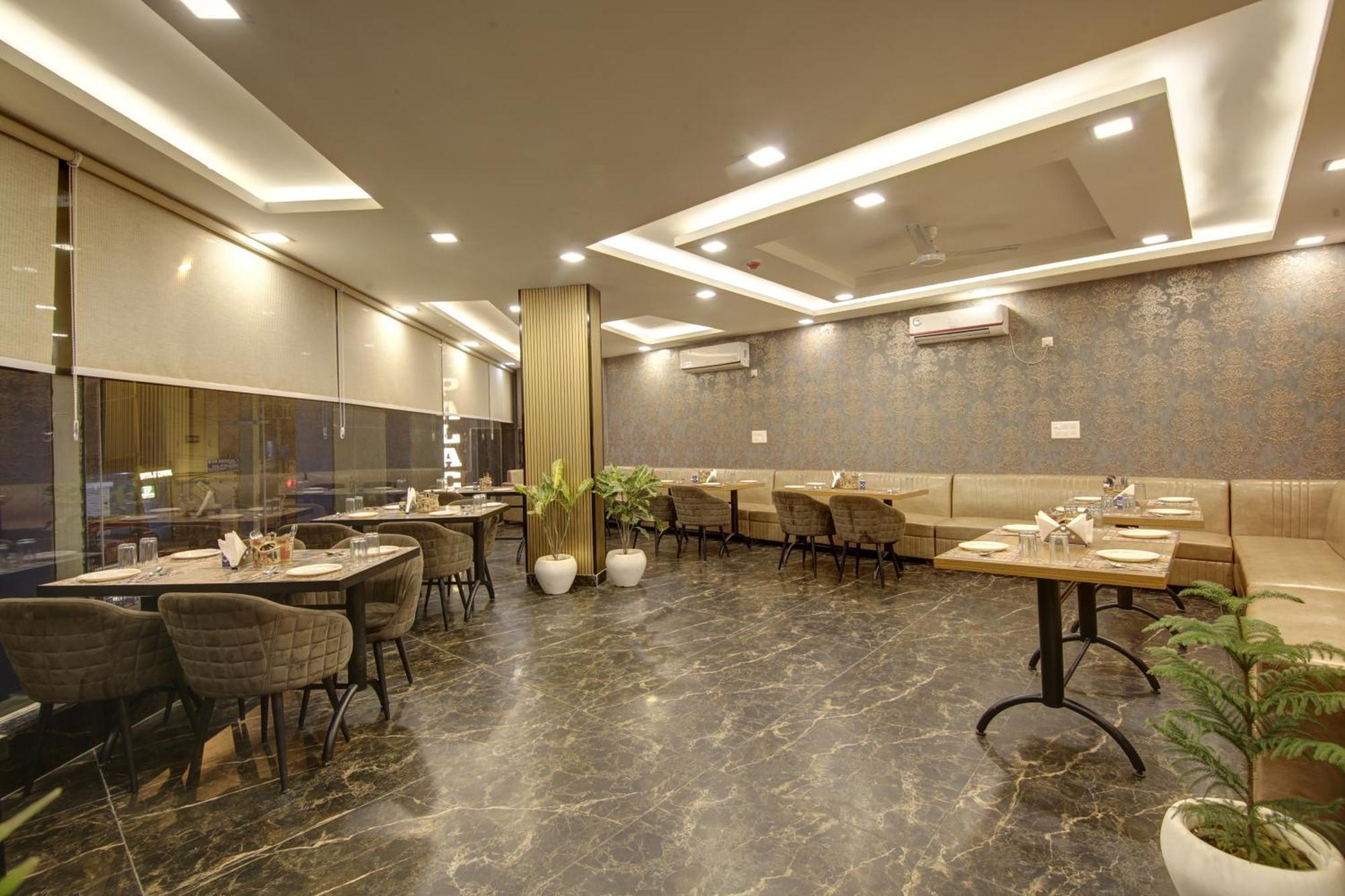 Park Tree - Igi Airport A Unit Of Prithvi Palace Hotel 4*
