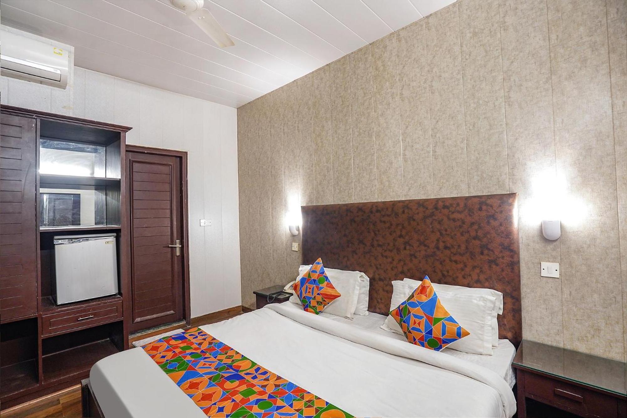 Fabhotel Saket New Delhi