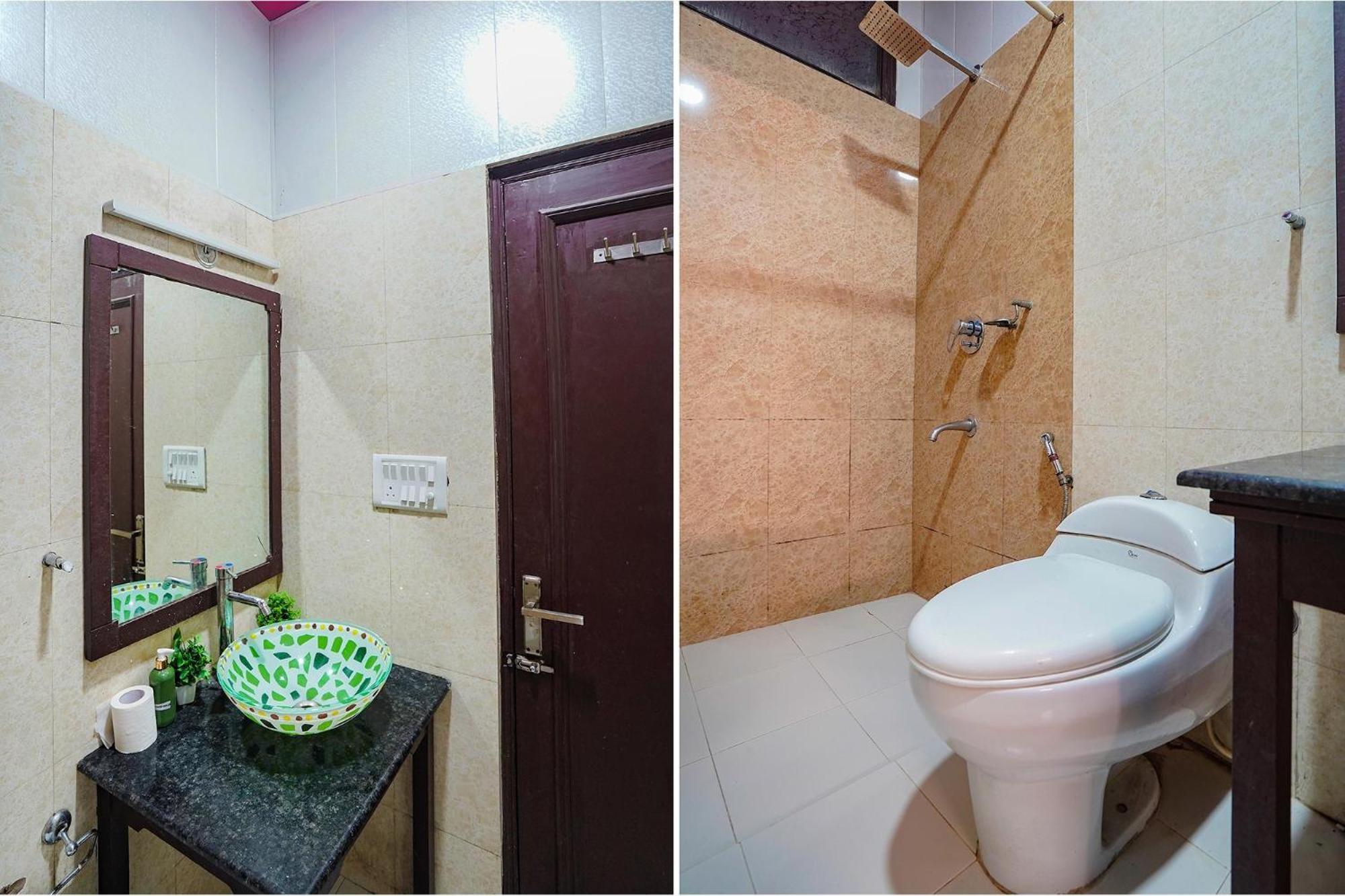 Fabhotel Saket Hotel