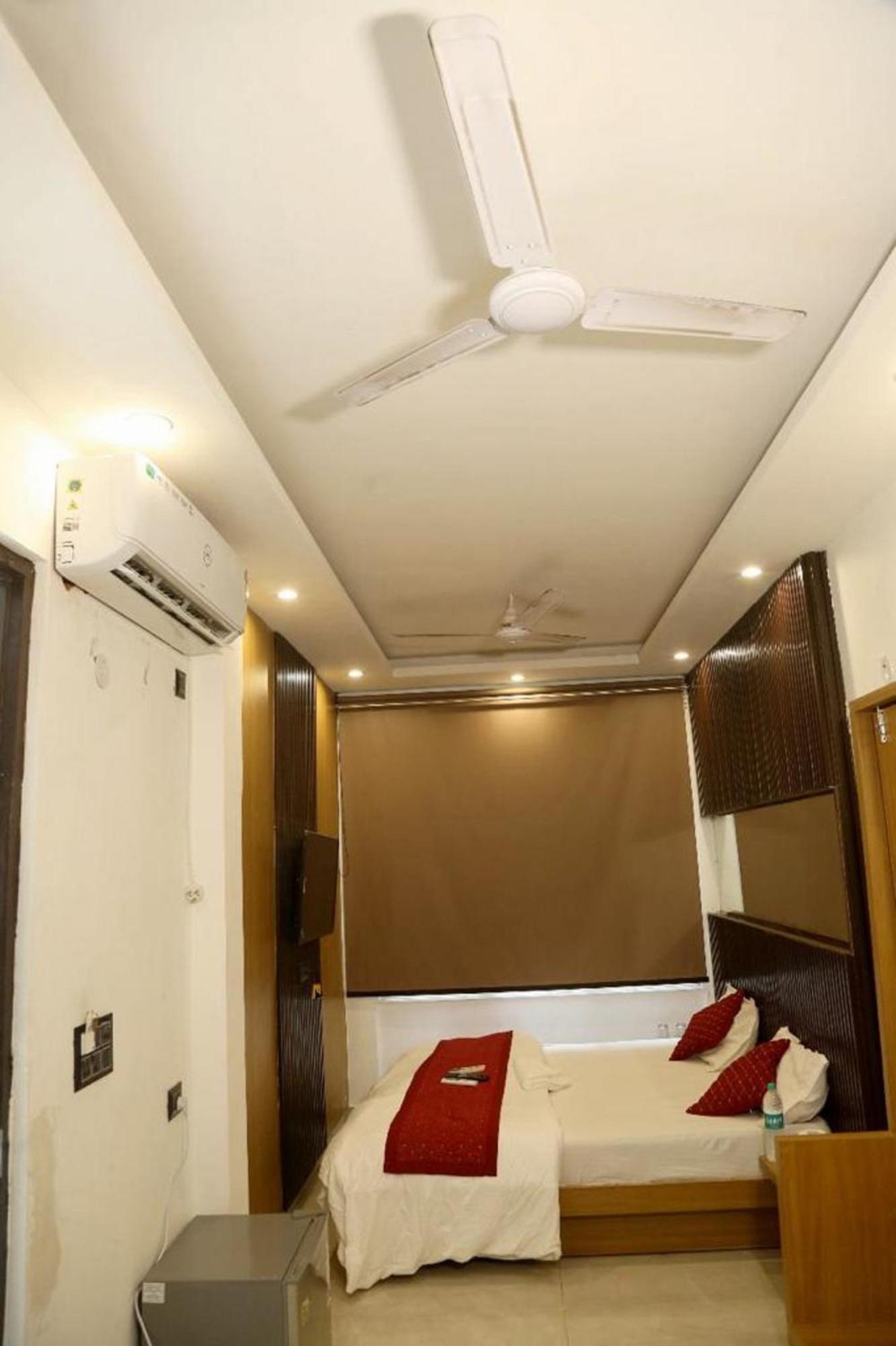 Hotel Bunk Delhi Backpacking New Delhi