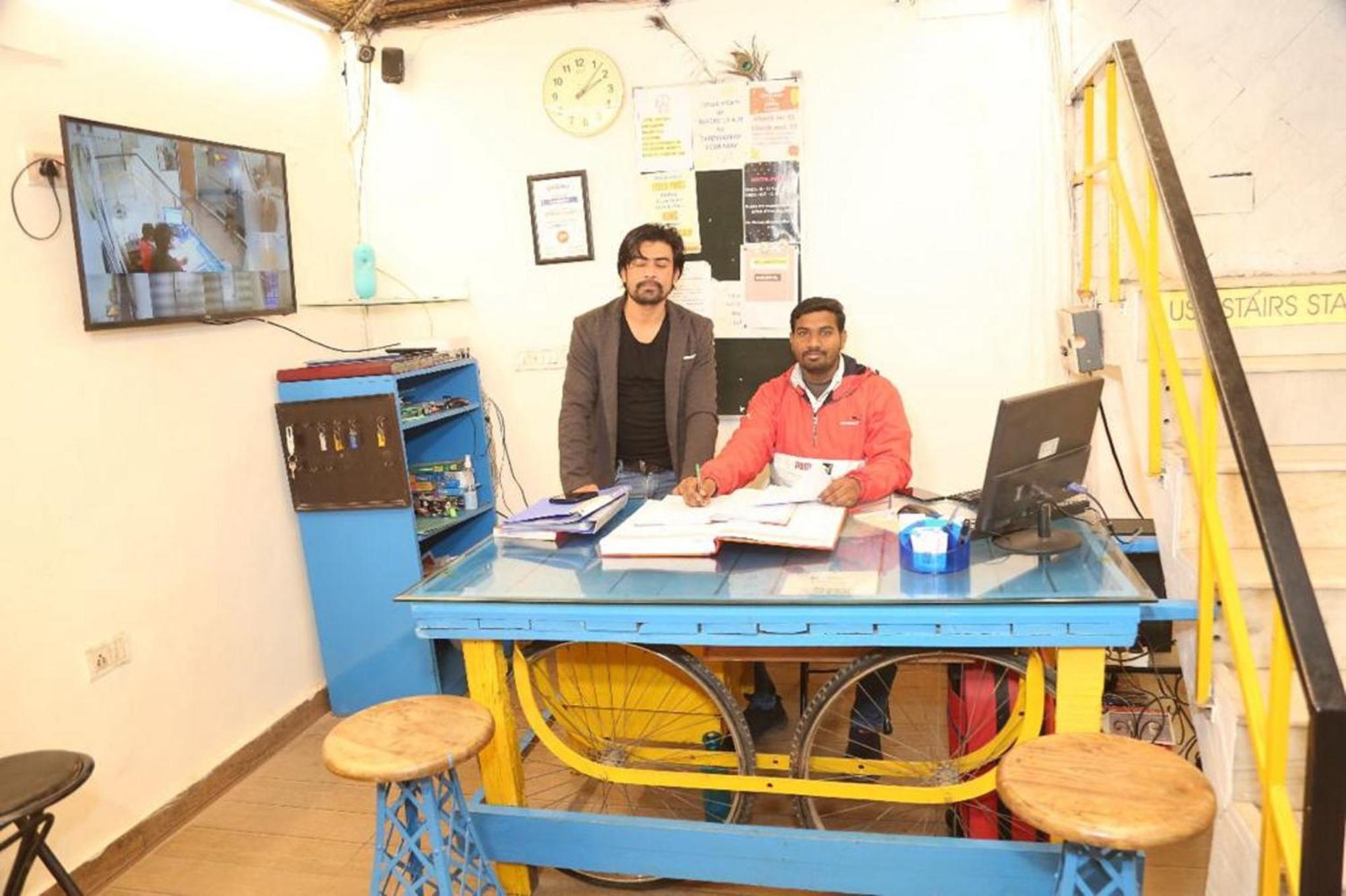 Bunk Delhi Backpacking Hotel New Delhi