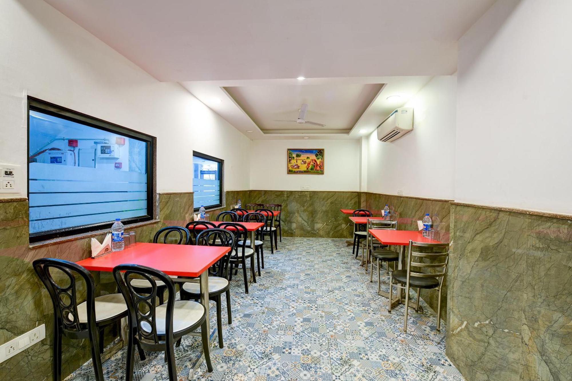Grand Qubic Near Delhi Airport Hotel