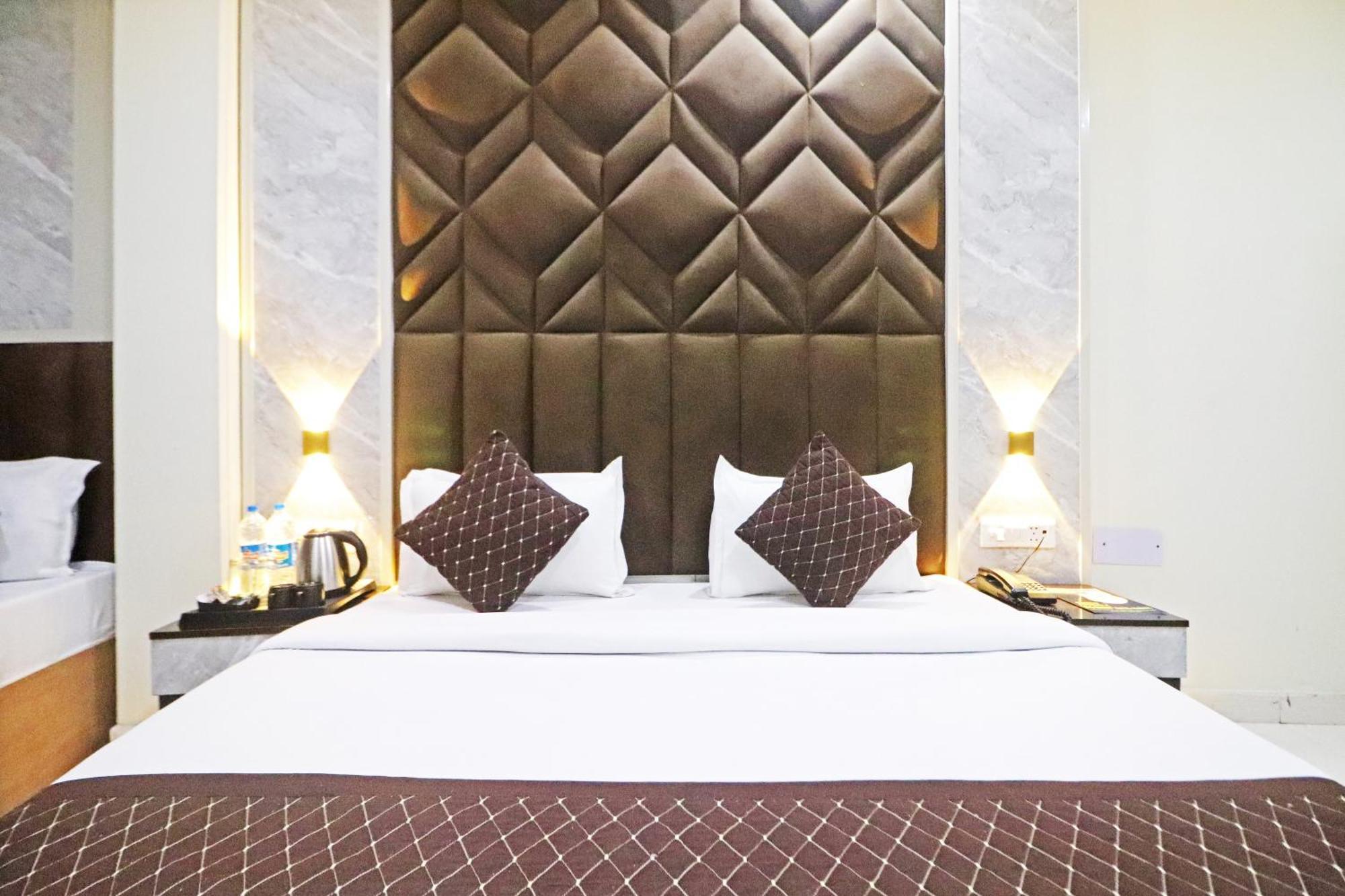 Grand Qubic Near Delhi Airport New Delhi