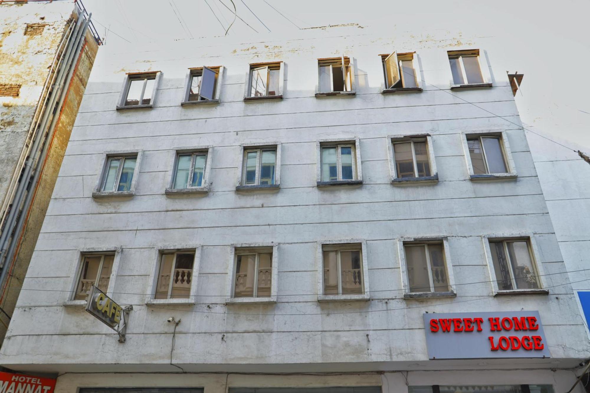 Hotel Sweet Near Railway Station 3*