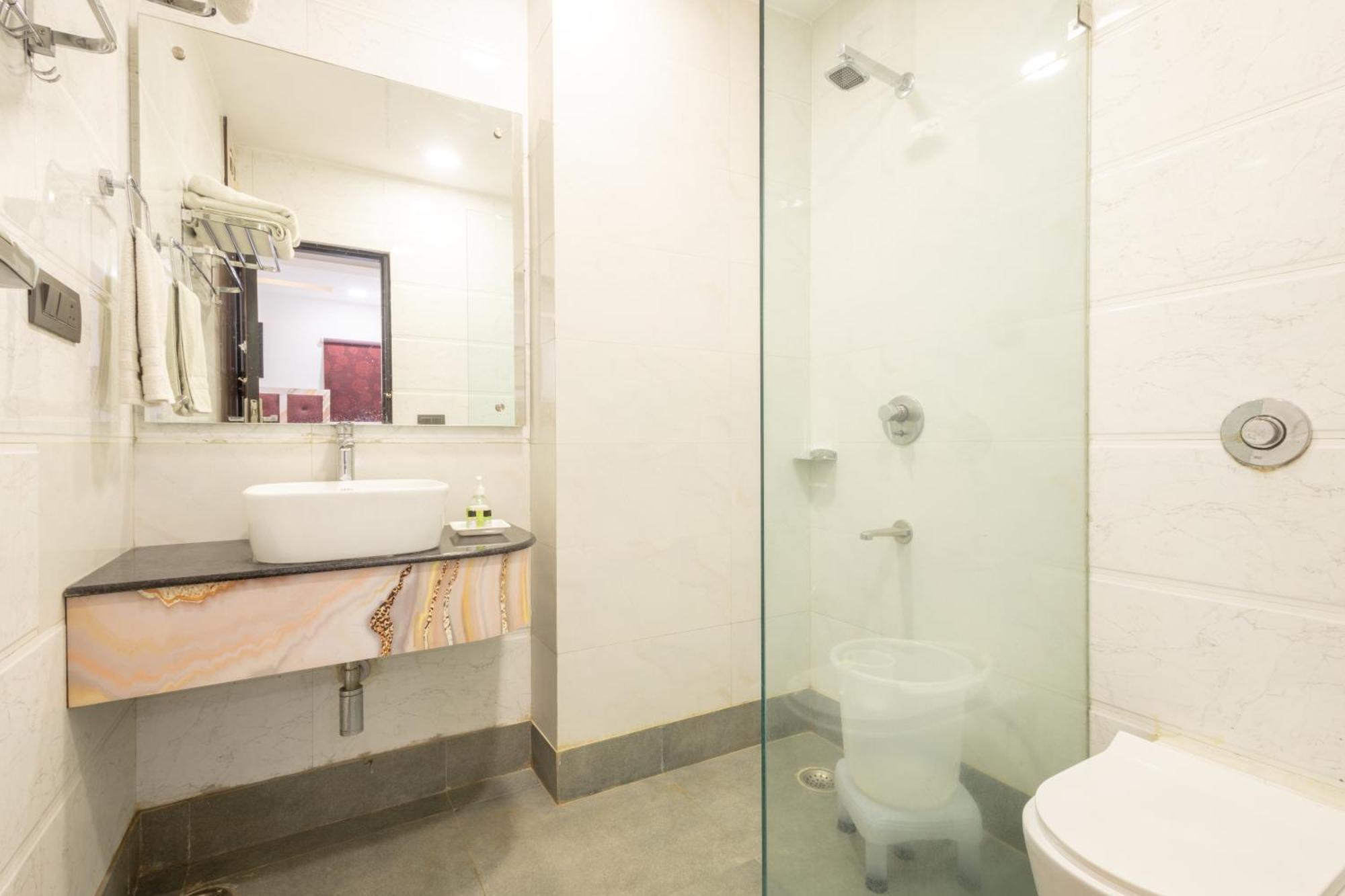 Hotel Cosmo Near Blk Hospital Karol Bagh