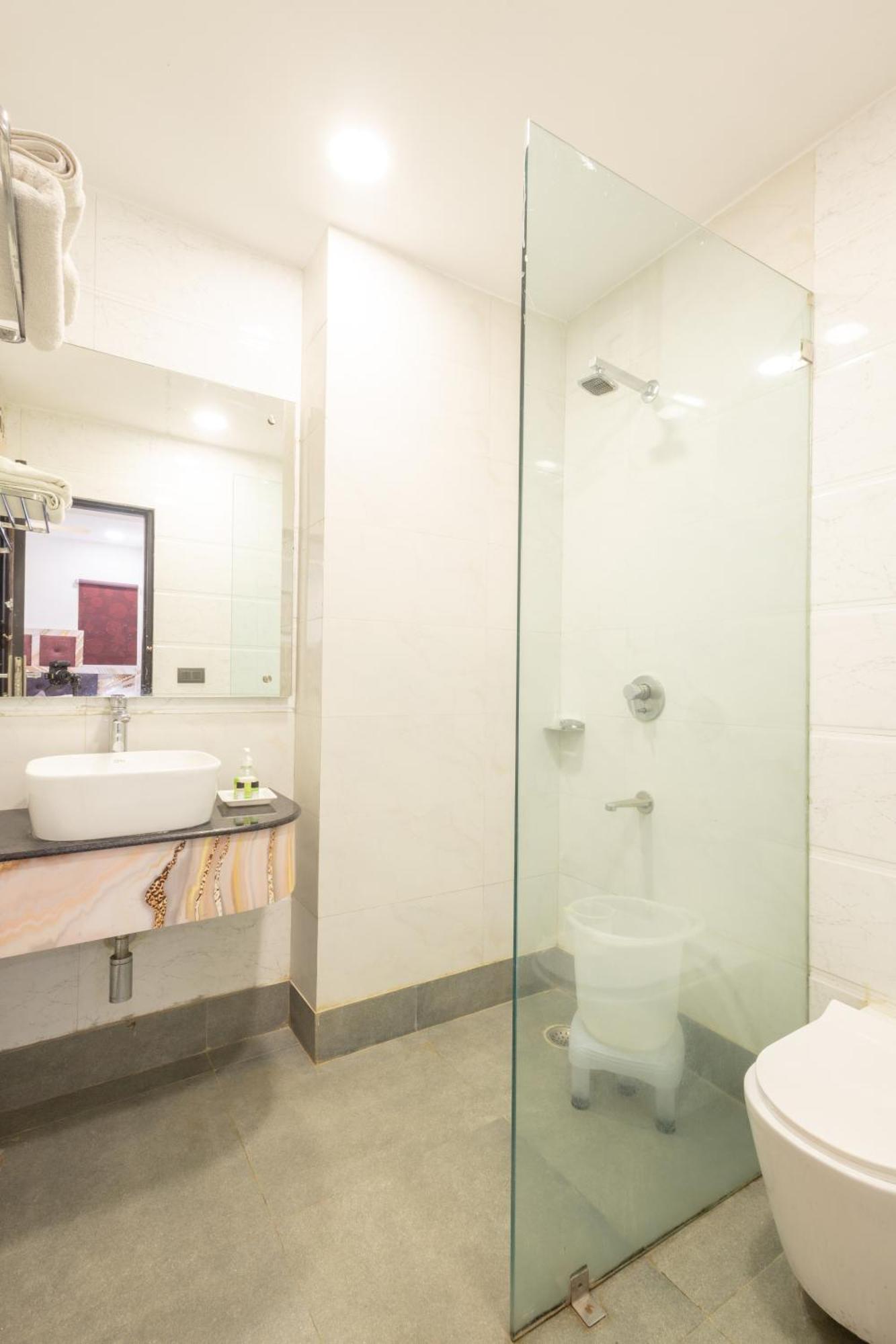 Cosmo Near Blk Hospital Karol Bagh 4*