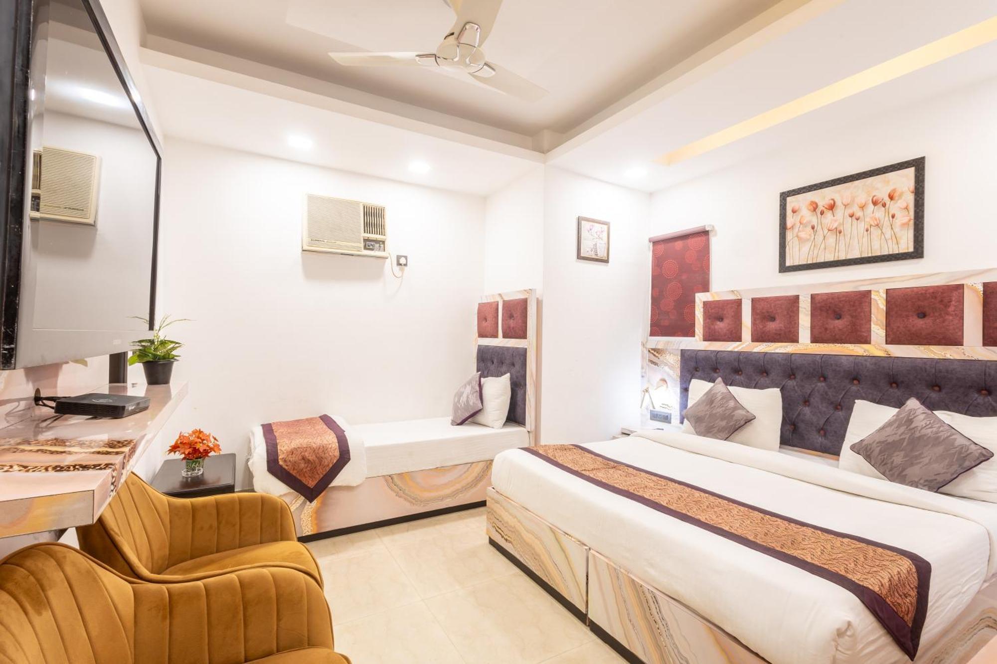 Cosmo Near Blk Hospital Karol Bagh