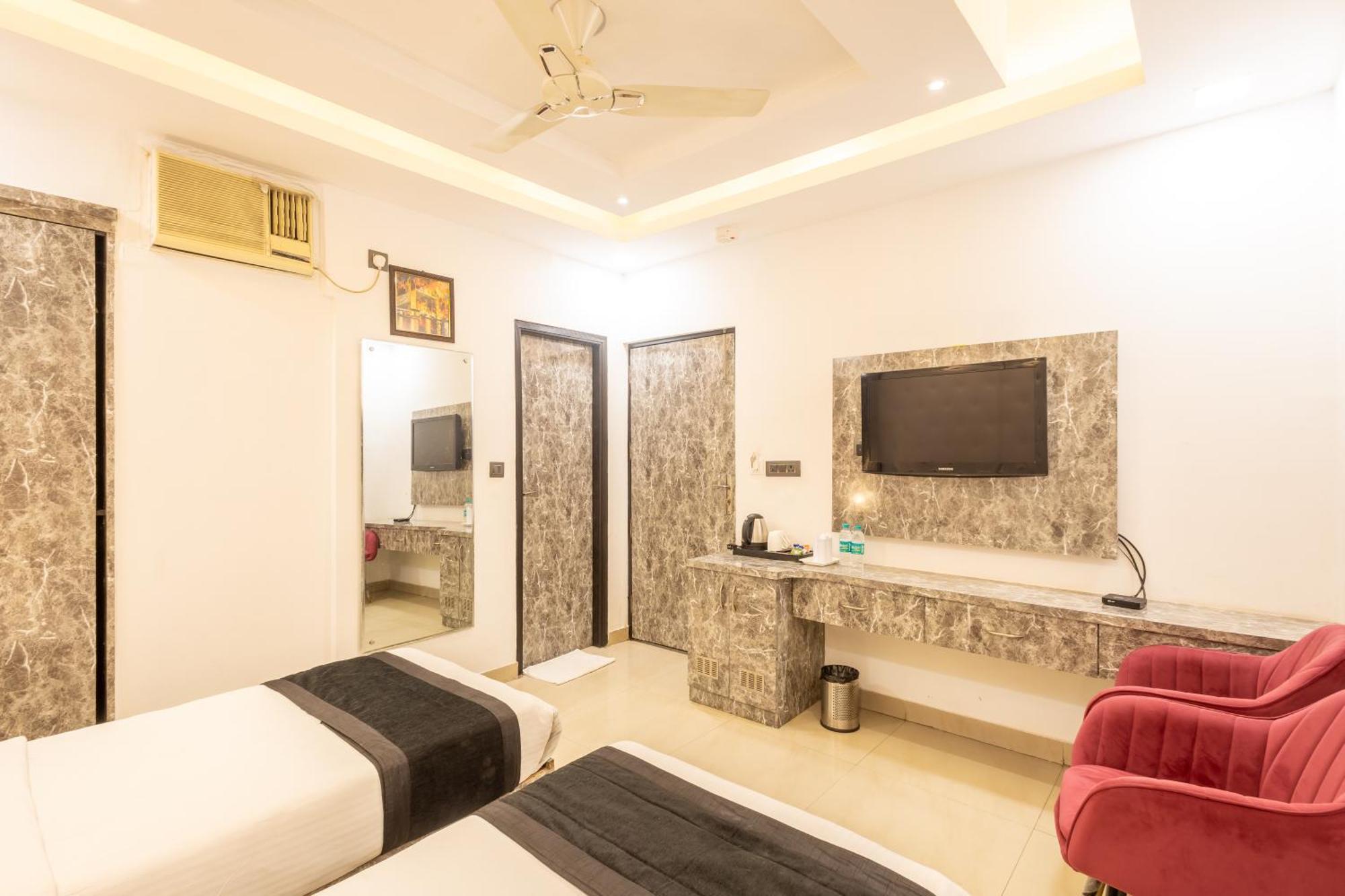 Cosmo Near Blk Hospital Karol Bagh Delhi (National Capital Territory of India)