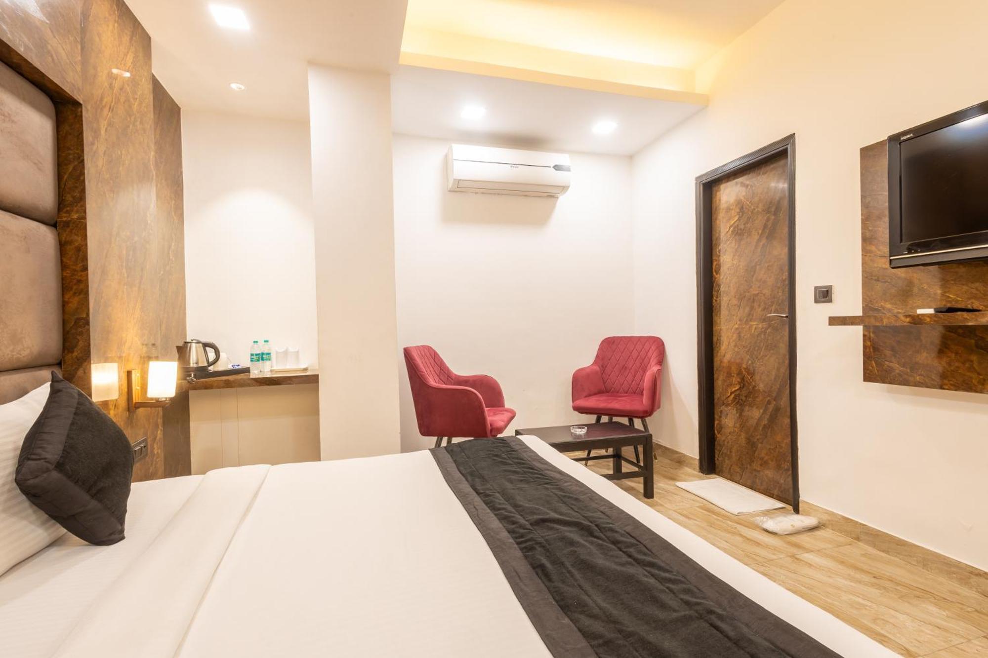 Hotel Cosmo Near Blk Hospital Karol Bagh Delhi (National Capital Territory of India)