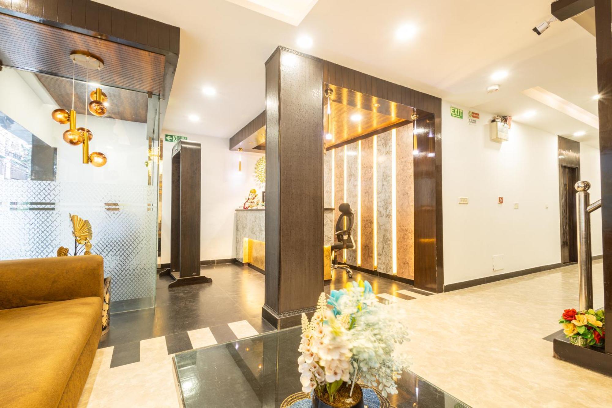 Cosmo Near Blk Hospital Karol Bagh