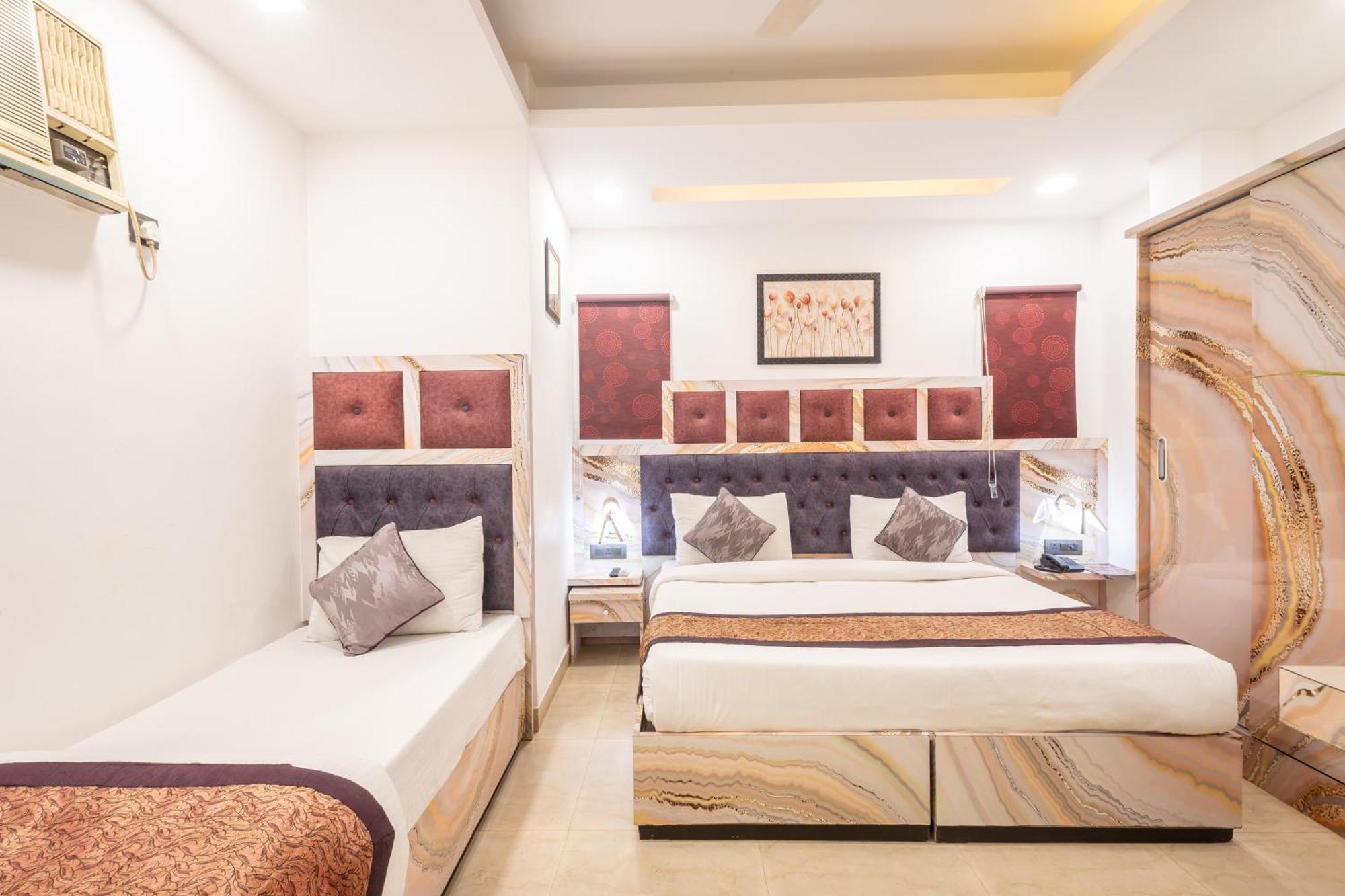 Cosmo Near Blk Hospital Karol Bagh Hotel