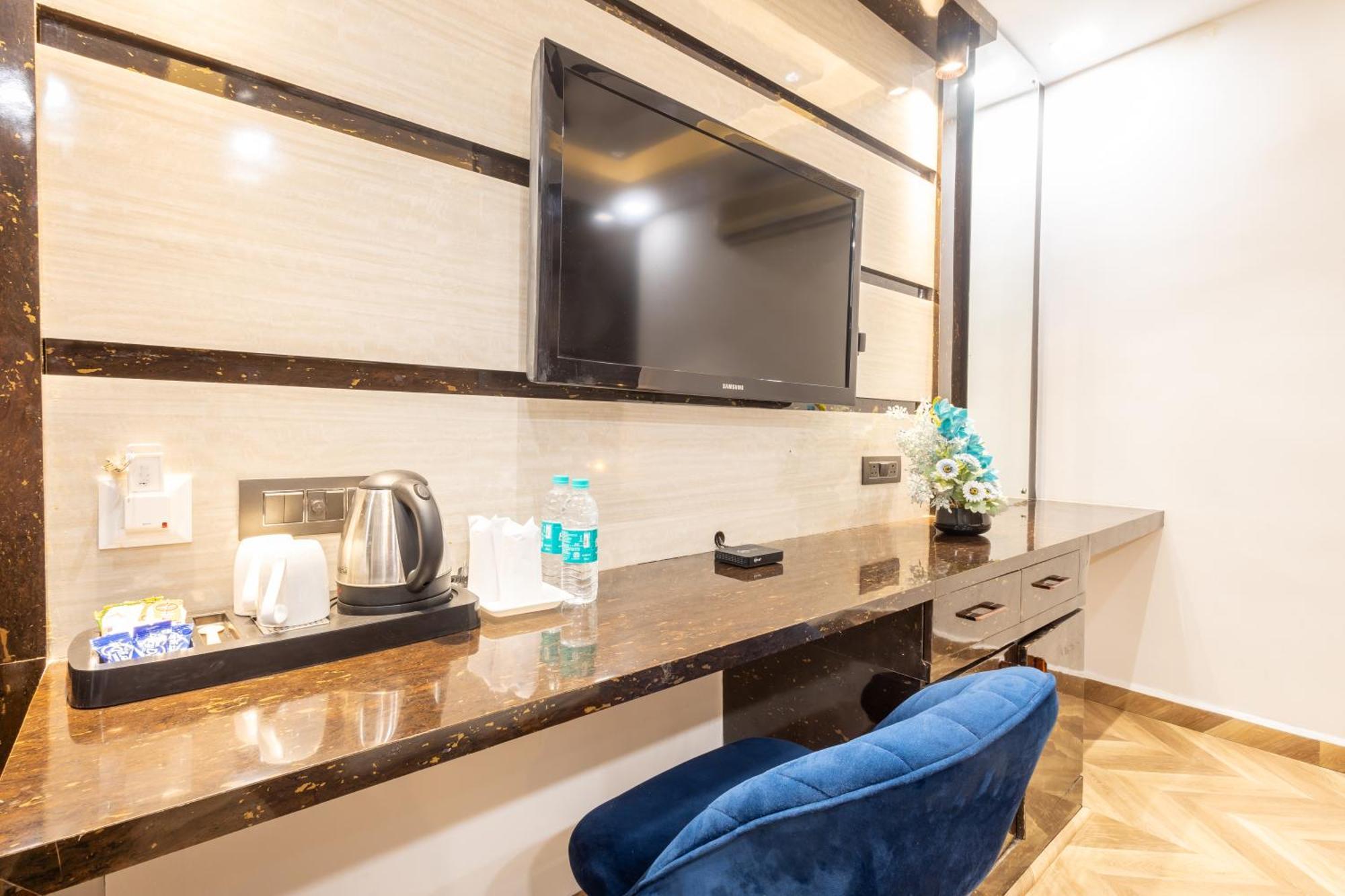 Cosmo Near Blk Hospital Karol Bagh 4*