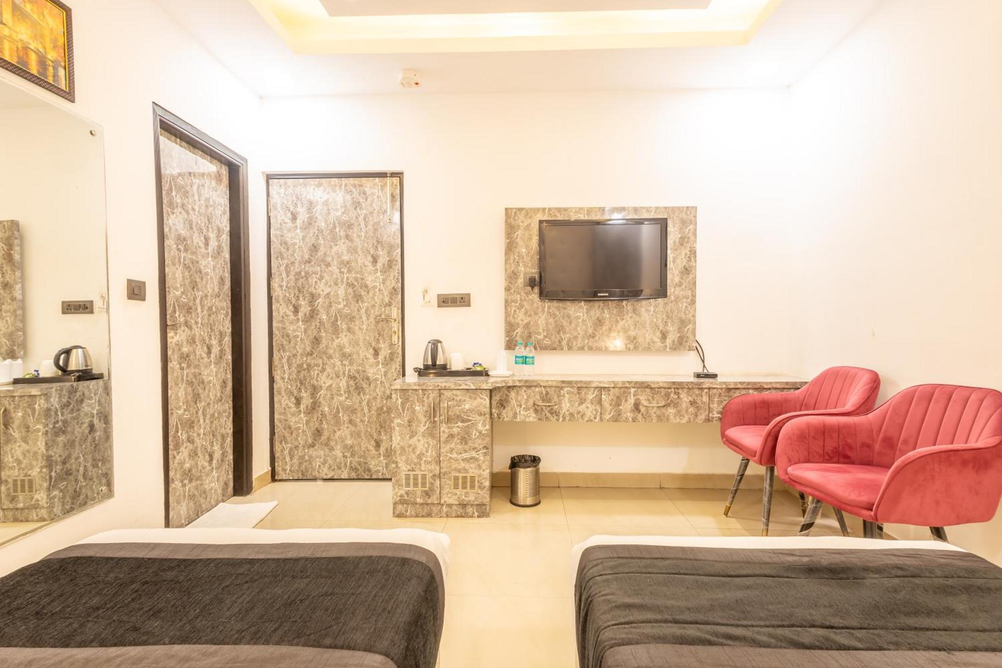 Cosmo Near Blk Hospital Karol Bagh Delhi (National Capital Territory of India)