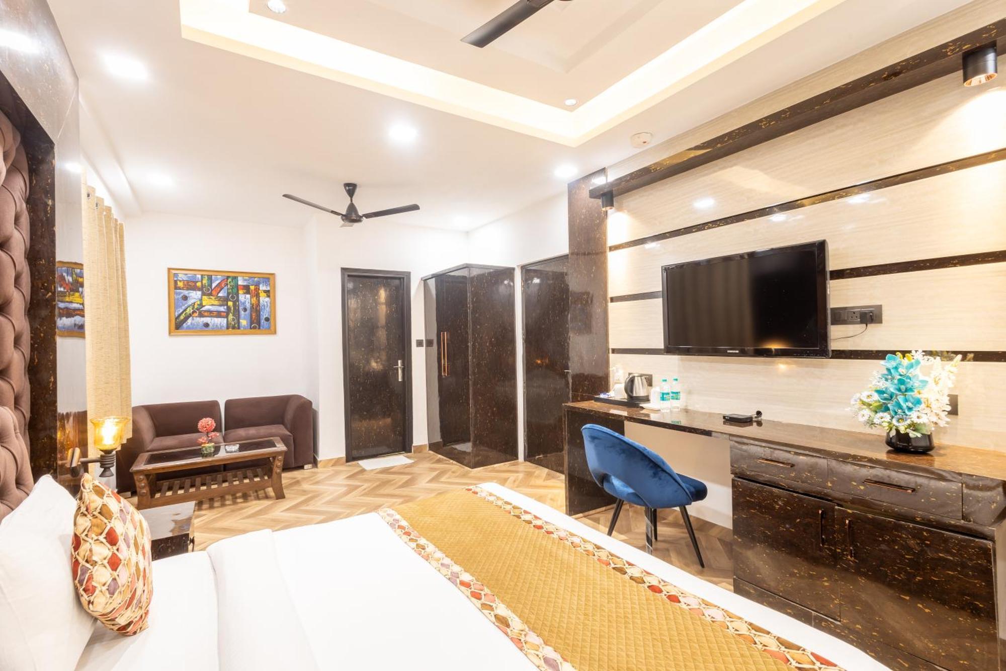 Cosmo Near Blk Hospital Karol Bagh