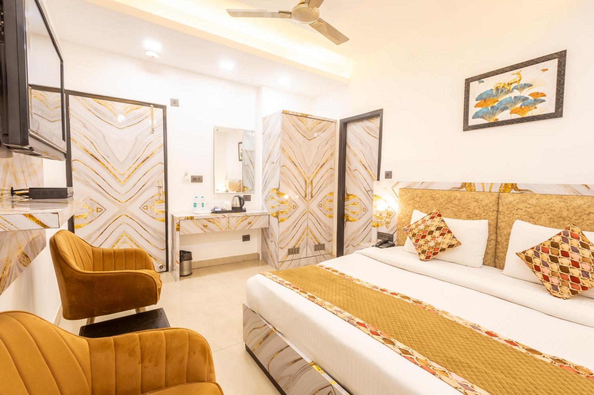 Cosmo Near Blk Hospital Karol Bagh Hotel