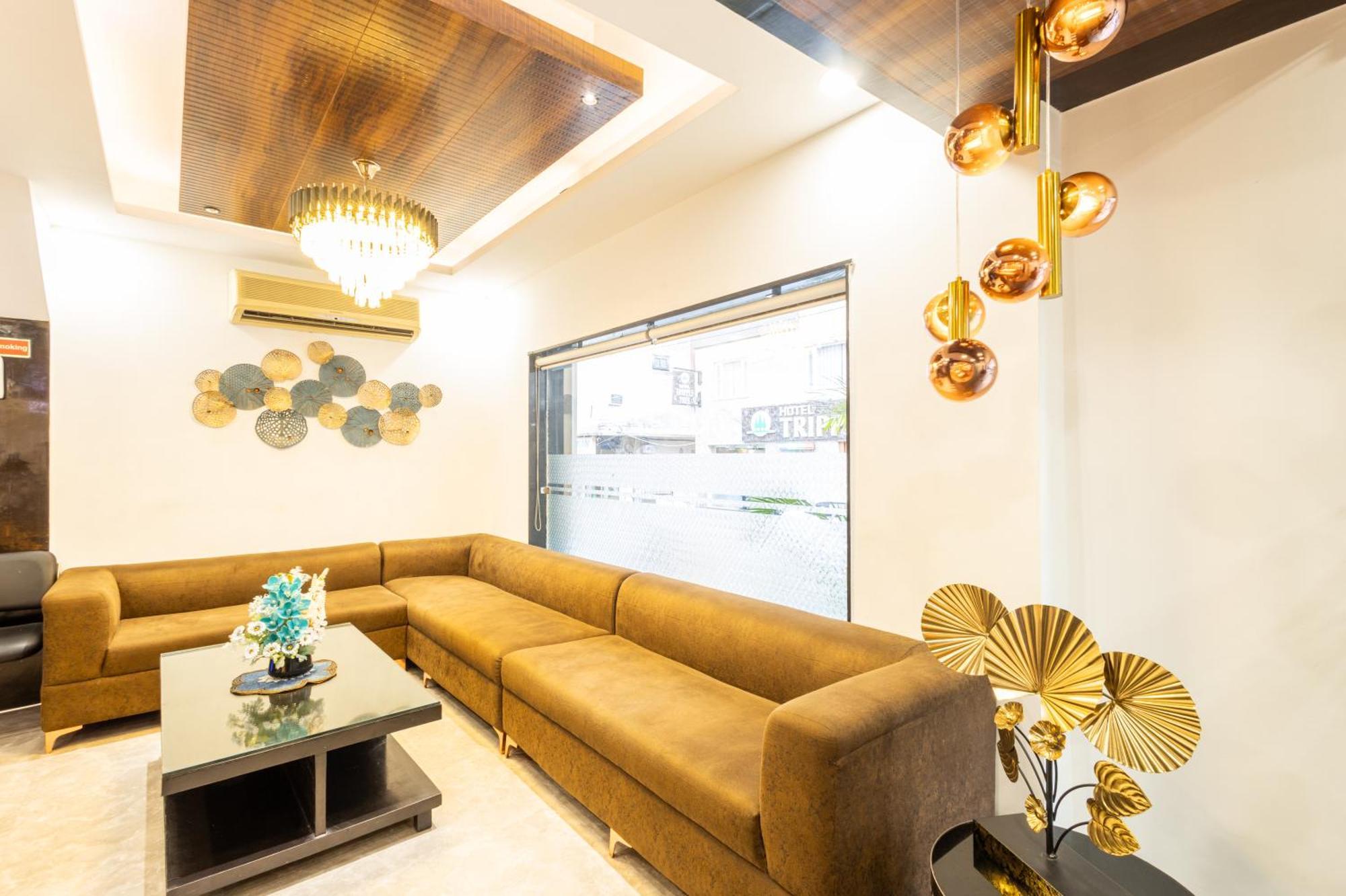 Hotel Cosmo Near Blk Hospital Karol Bagh 4*
