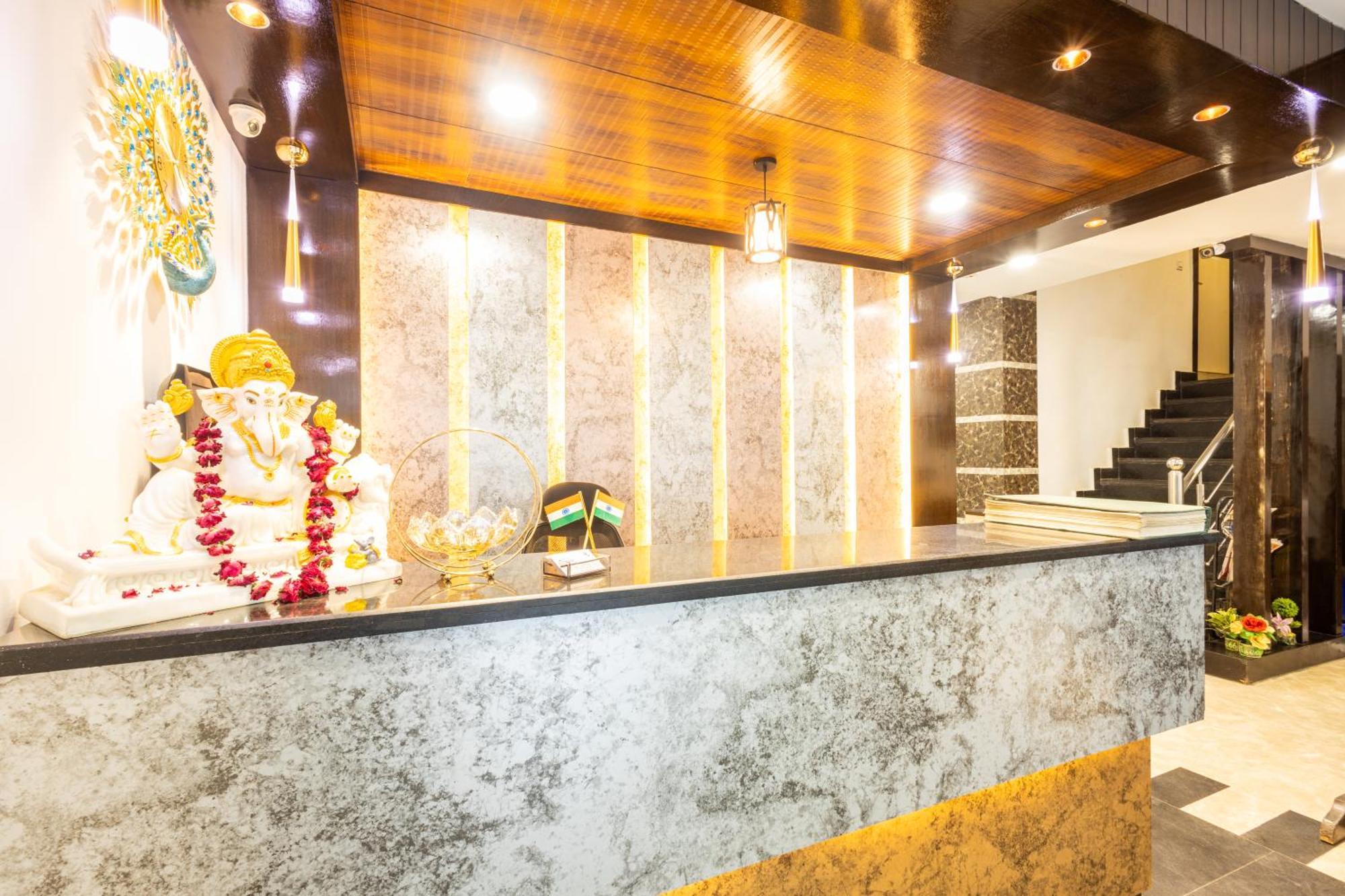 Cosmo Near Blk Hospital Karol Bagh Hotel