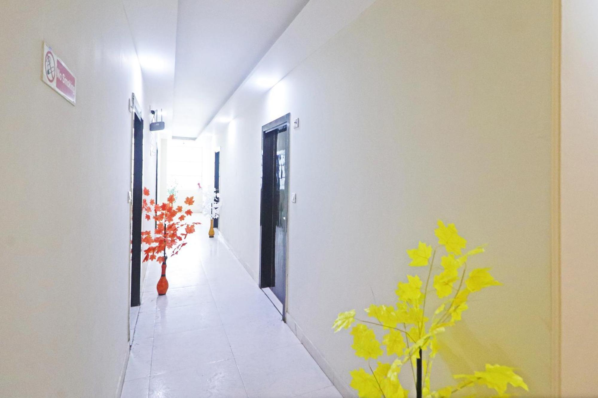 Hotel Qubic Near Igi Delhi Airport 3*