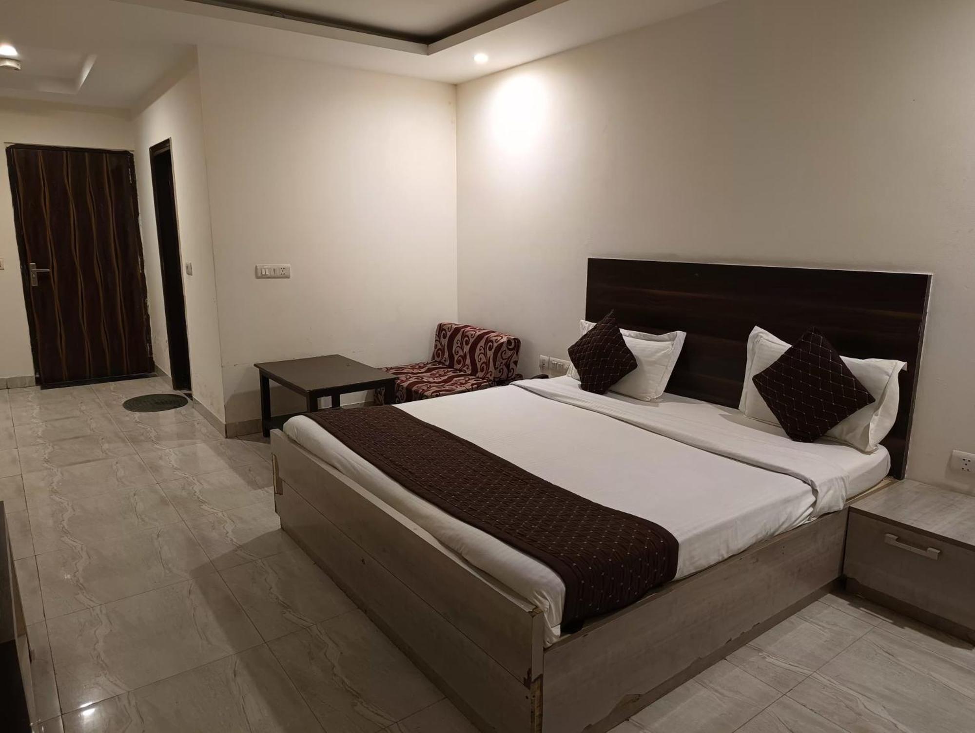 Samara Kingdom Near Delhi Airport 3* New Delhi