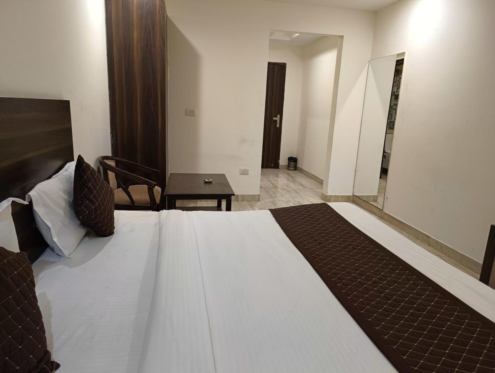 Samara Kingdom Near Delhi Airport Hotel