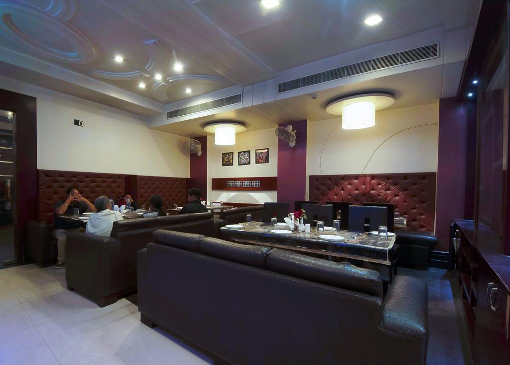 International - Near Delhi Airport Hotel 3*