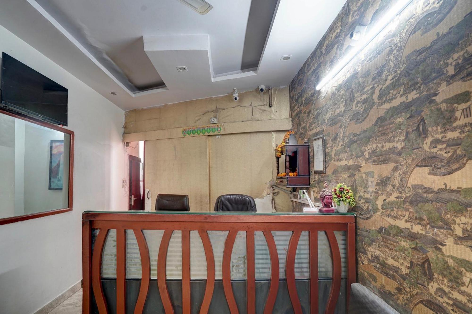 O 82304 Travel Hotel New Delhi