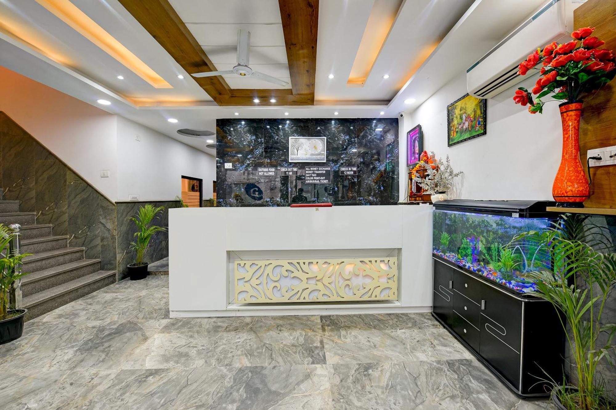 Gloory Near Delhi Airport Hotel 4*