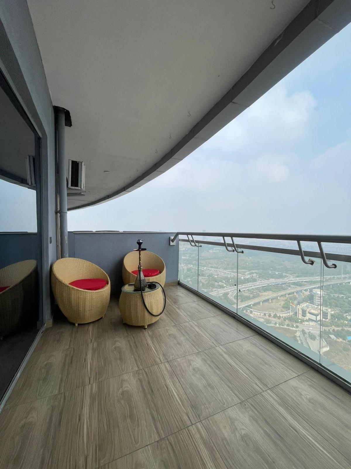 The Sky Hotel 2*