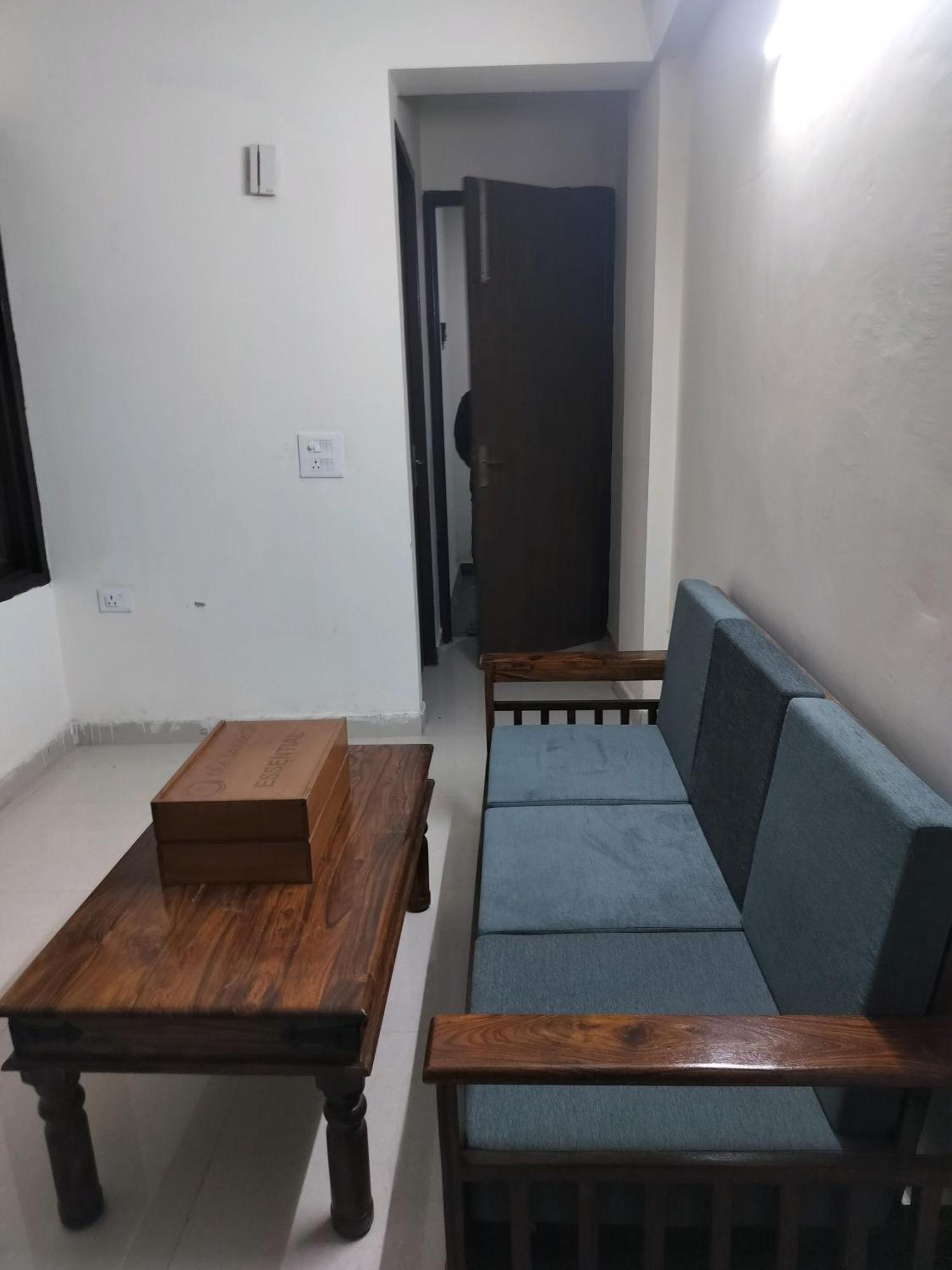 The Raveesh B6 Apartment *